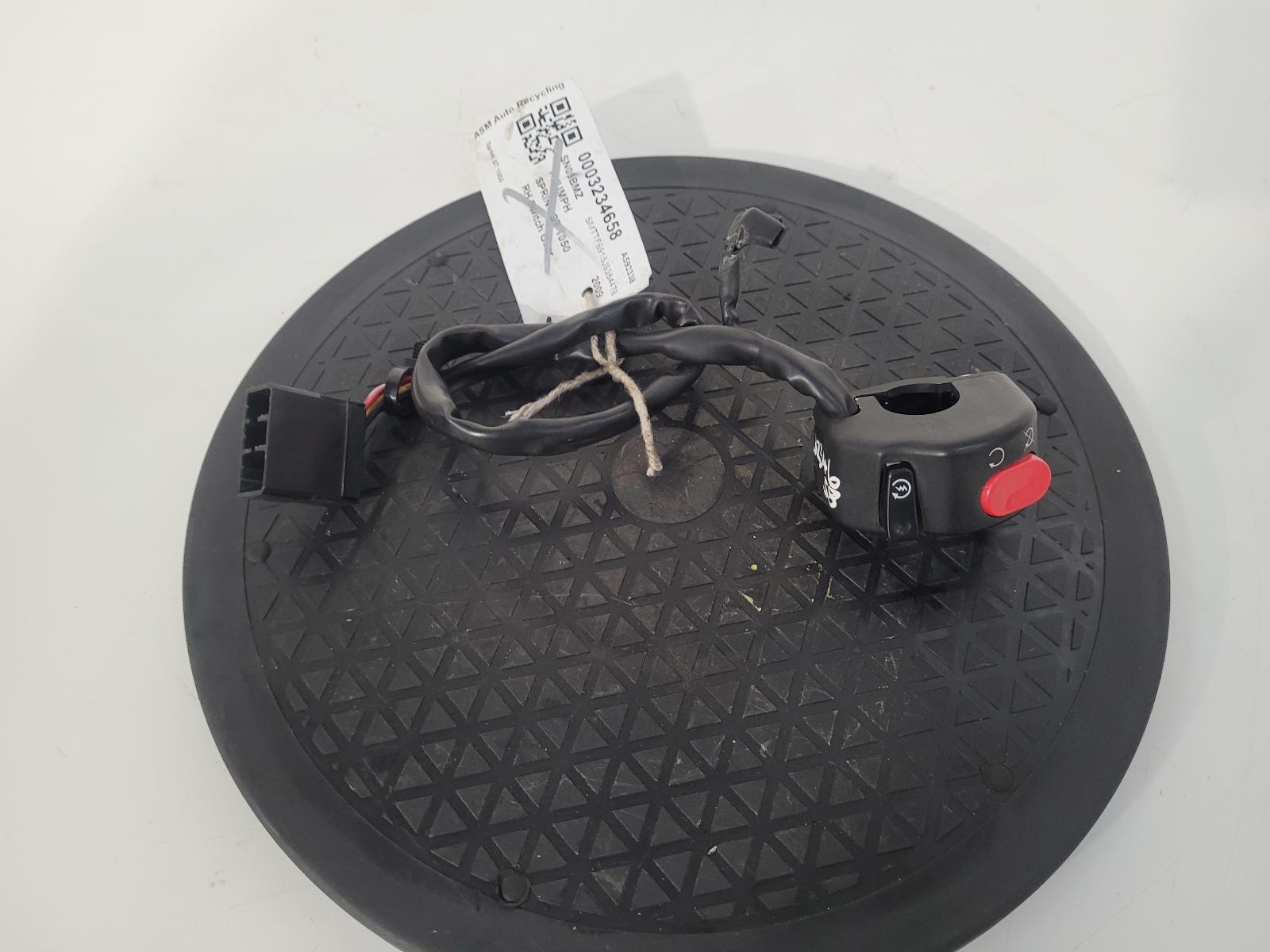 View Auto part RH Switch Gear Triumph Sprint St 1050 2009