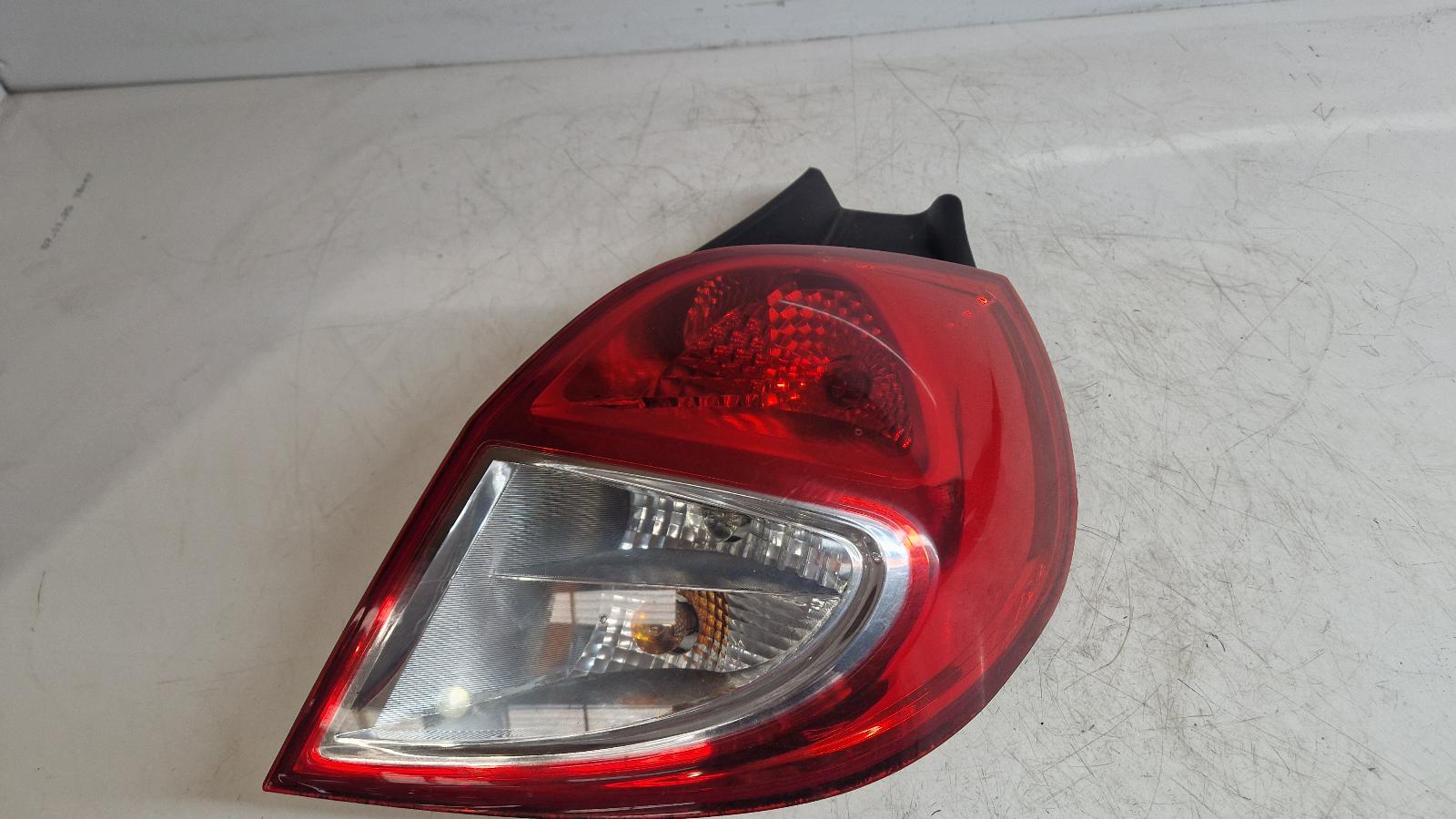 View Auto part R Taillight Renault Clio 2012