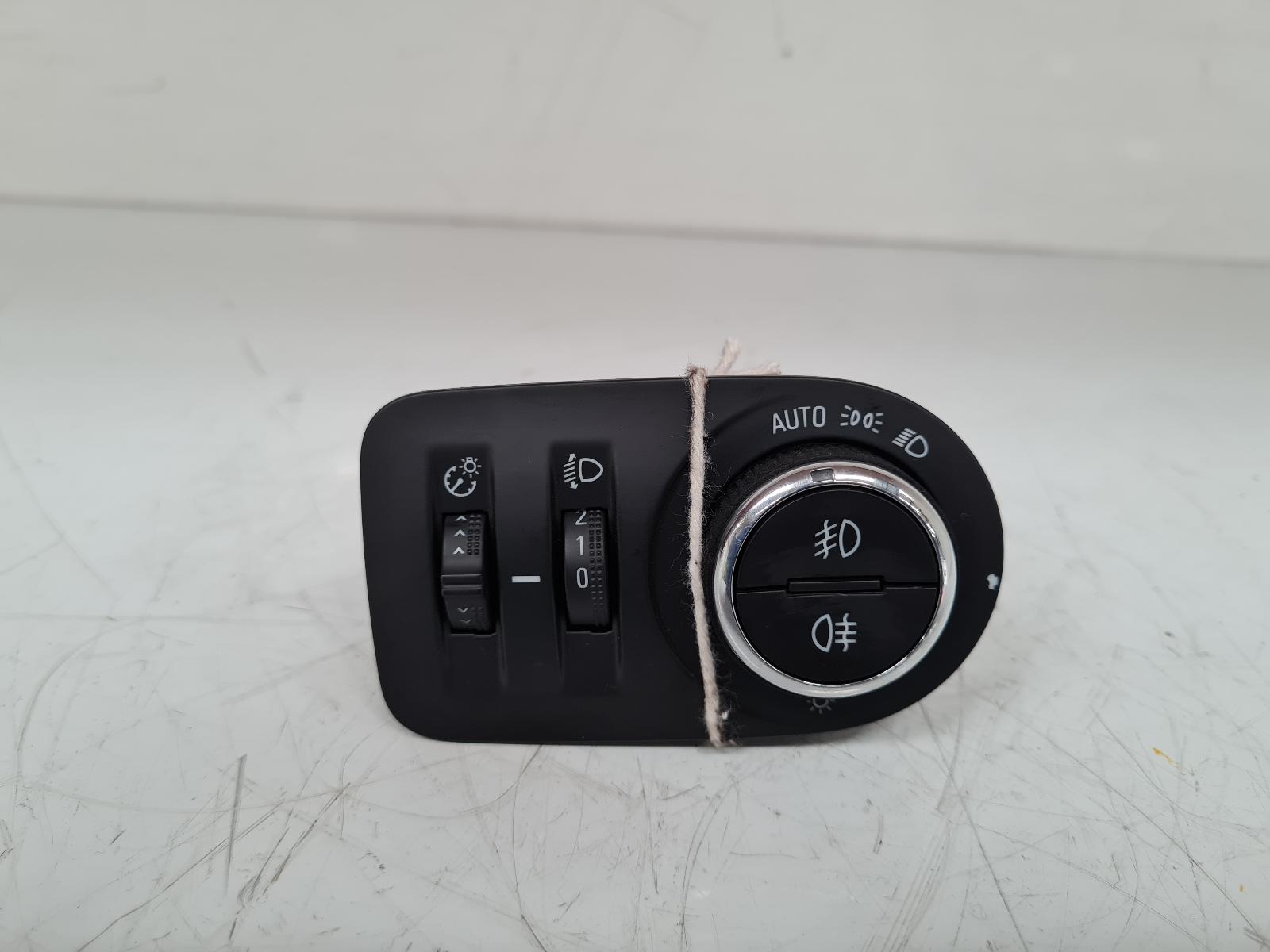 View Auto part Headlight Switch Vauxhall Astra 2020
