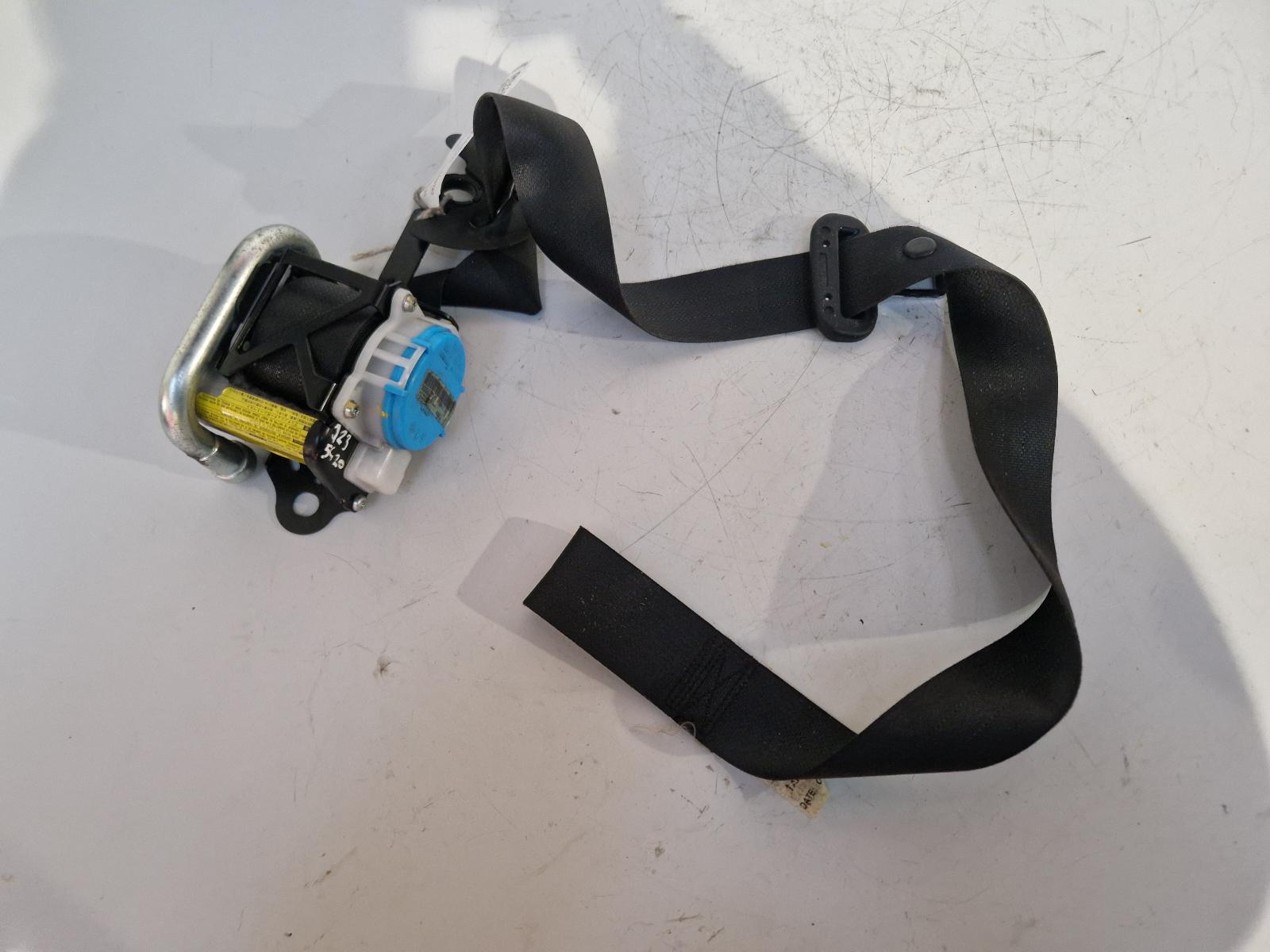 View Auto part Seat Belt Toyota Yaris 2011