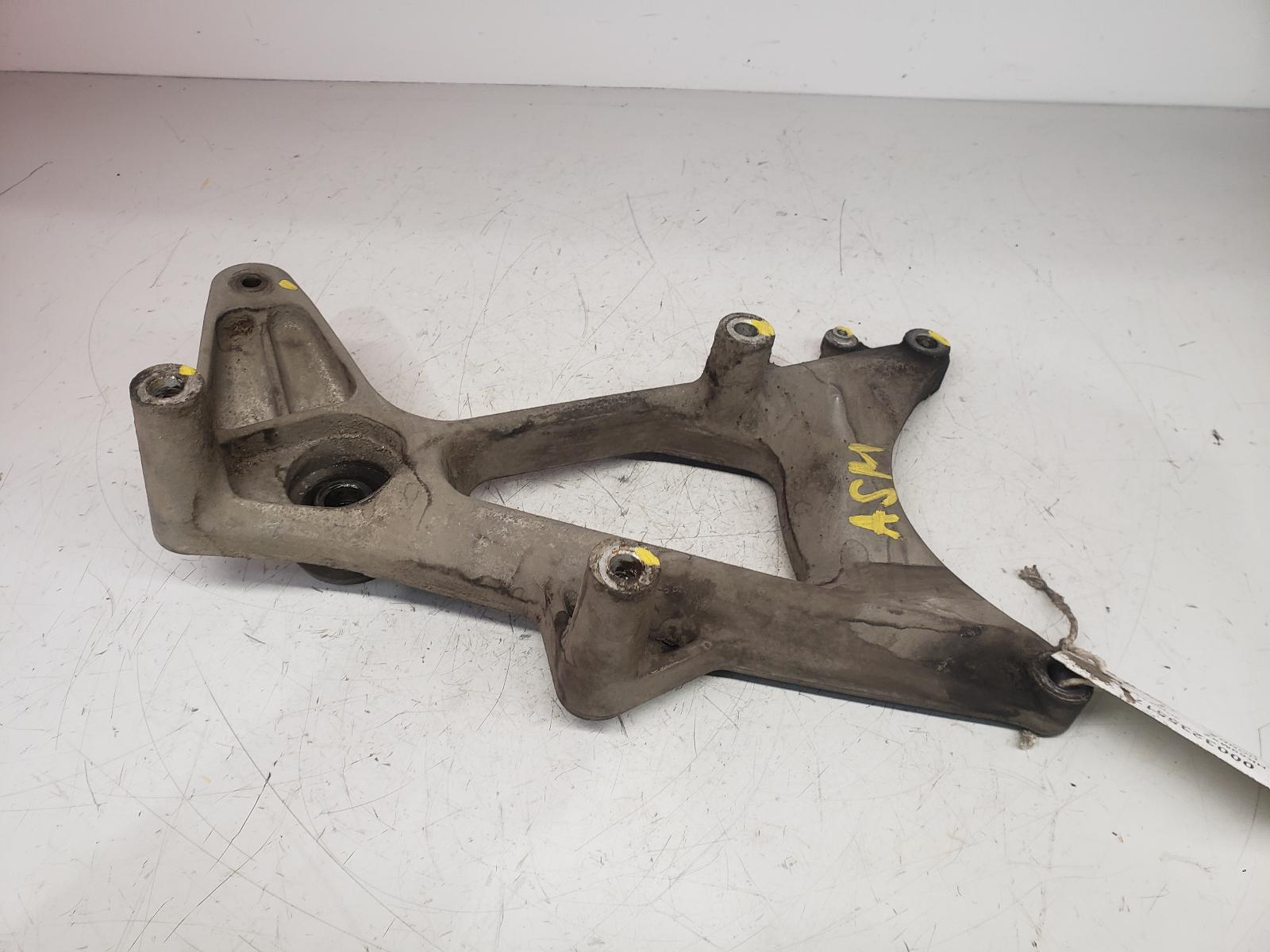 View Auto part Misc Bracket Honda Ww 2019