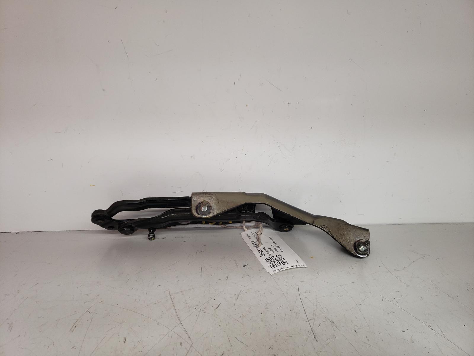 View Auto part Bootlid/Tailgate Hinge Tesla Model 3 2022