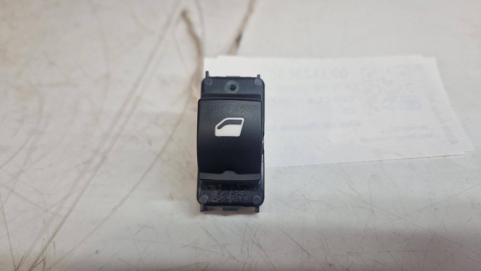 View Auto part Elect. Window Switch Citroen C3 2023