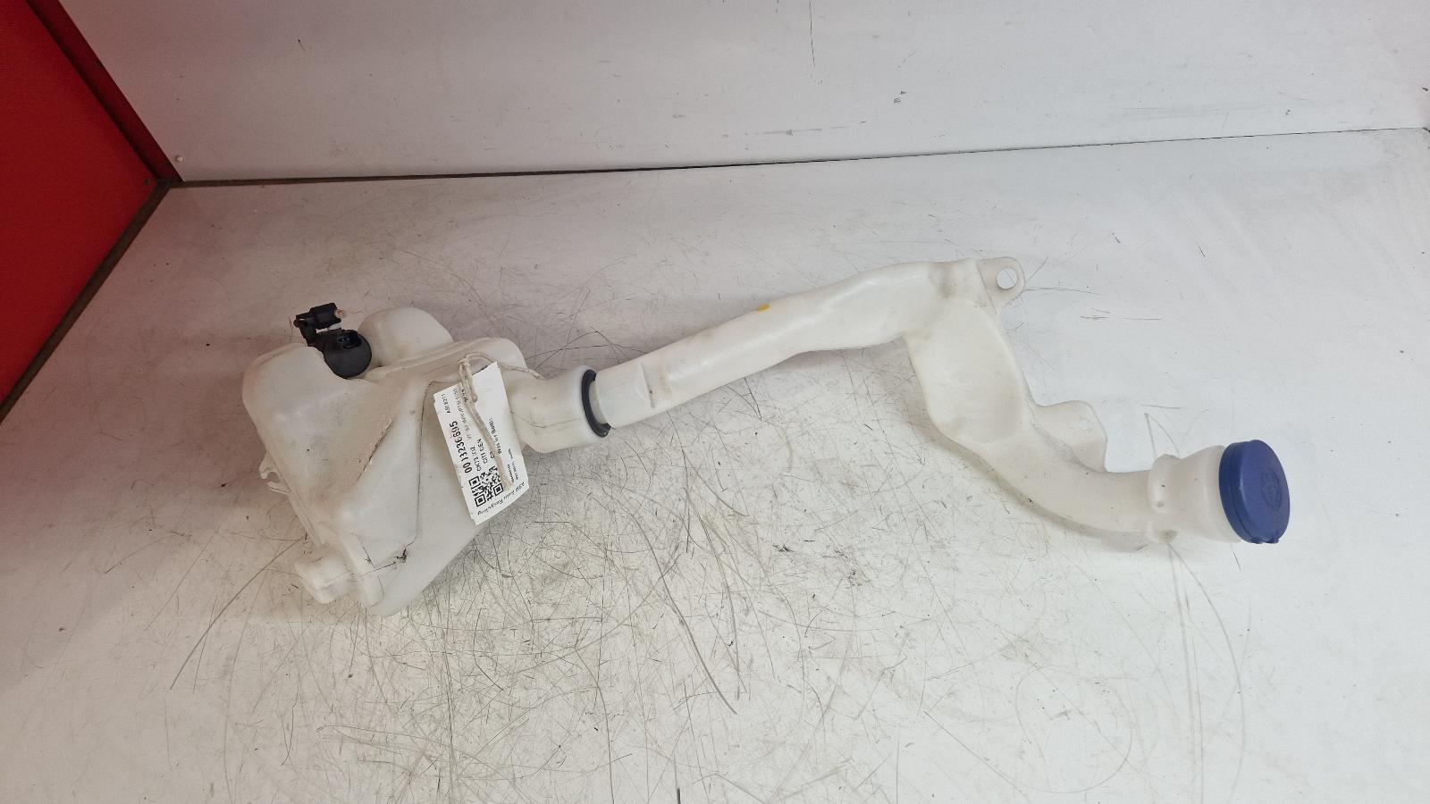 View Auto part Washer Bottle Citroen C3 2023