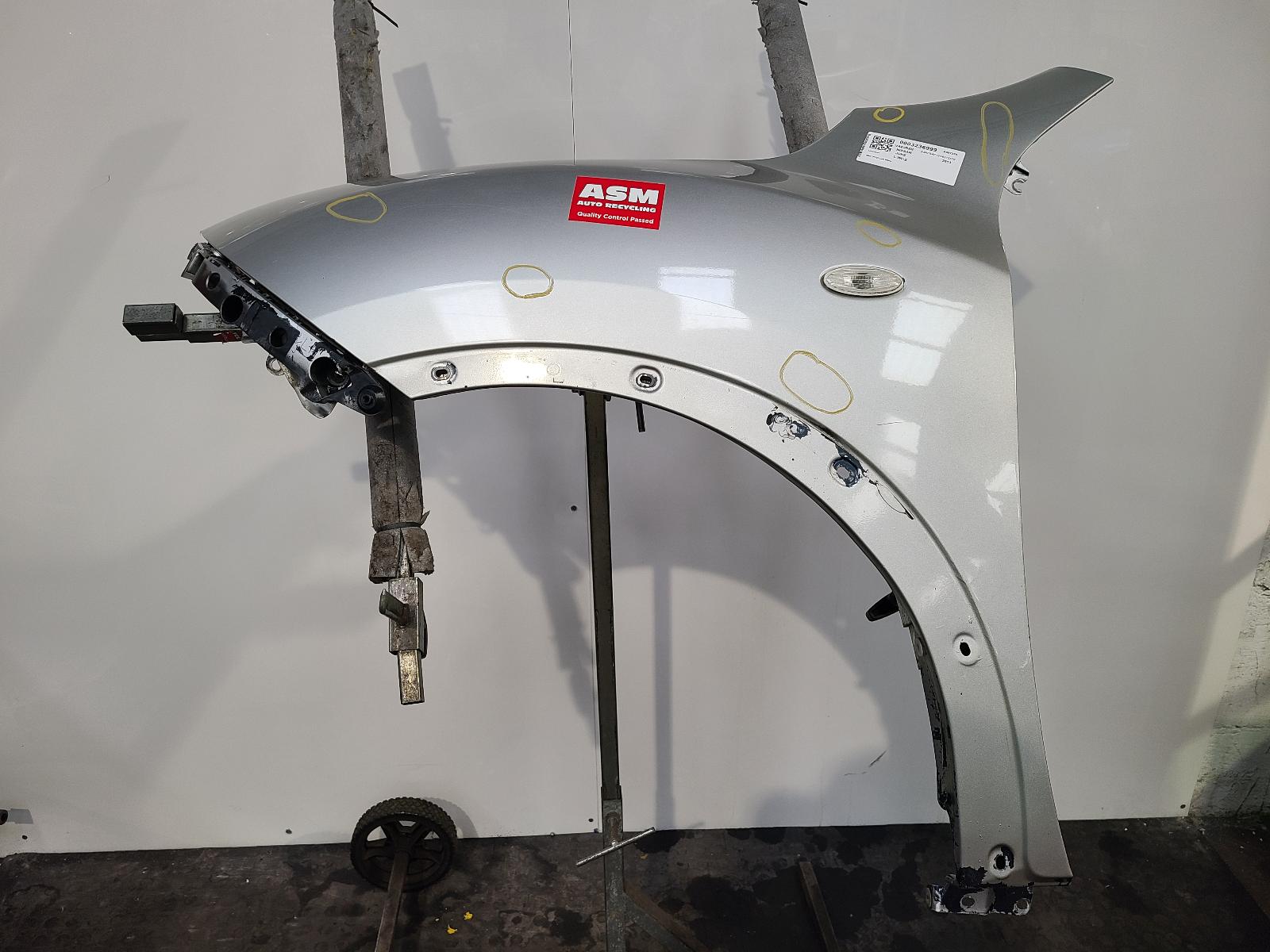 View Auto part L Wing Nissan Juke 2013