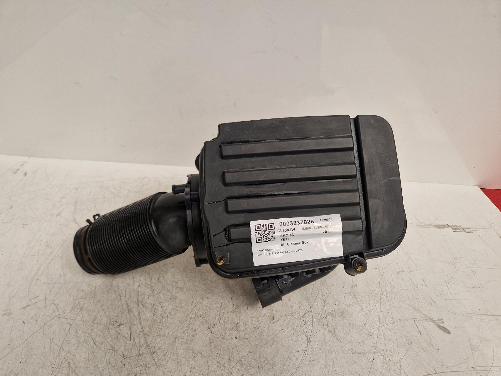 View Auto part Air Cleaner/Box Skoda Yeti 2011