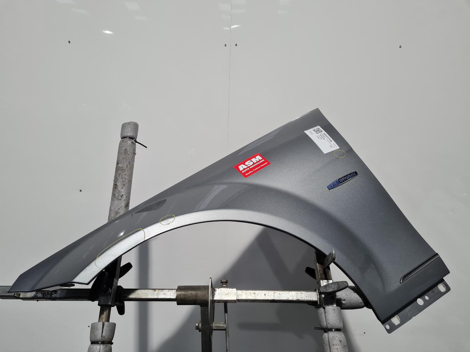 View Auto part L Wing Mercedes C Class 2009