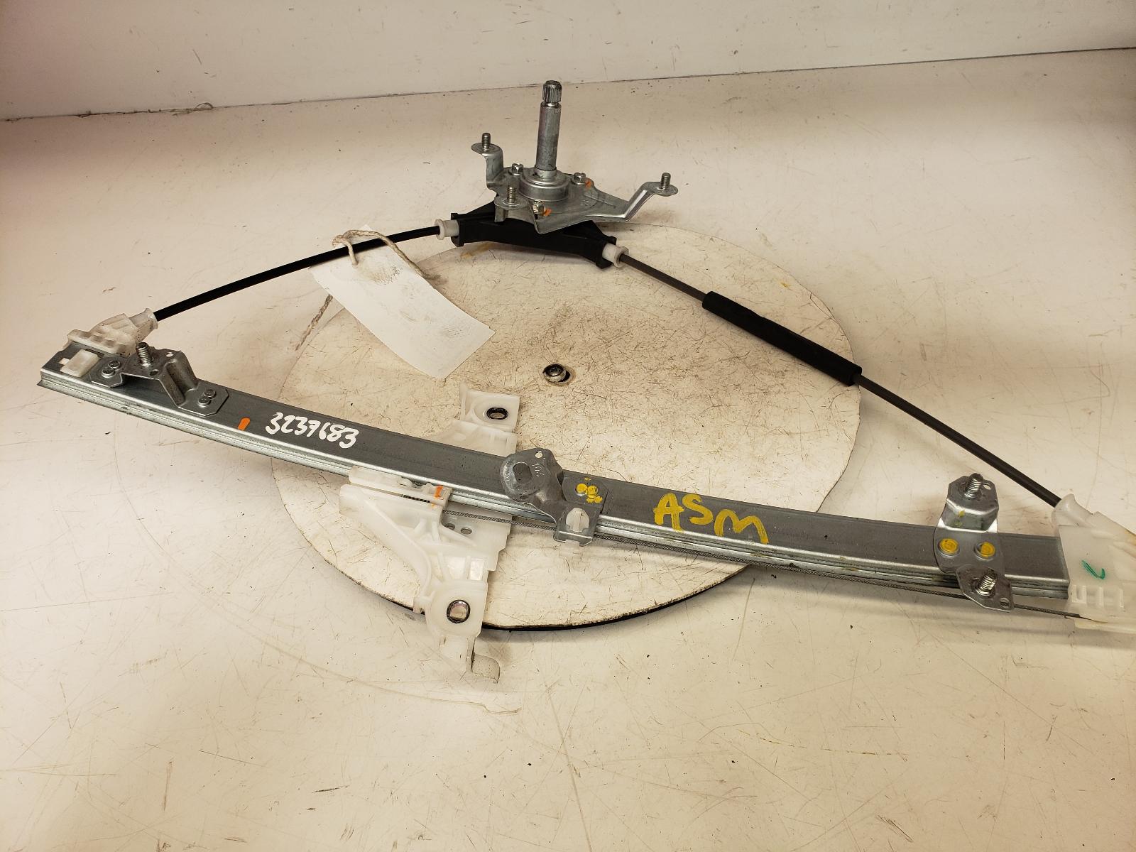 View Auto part RR Window Regulator Toyota Yaris 2023
