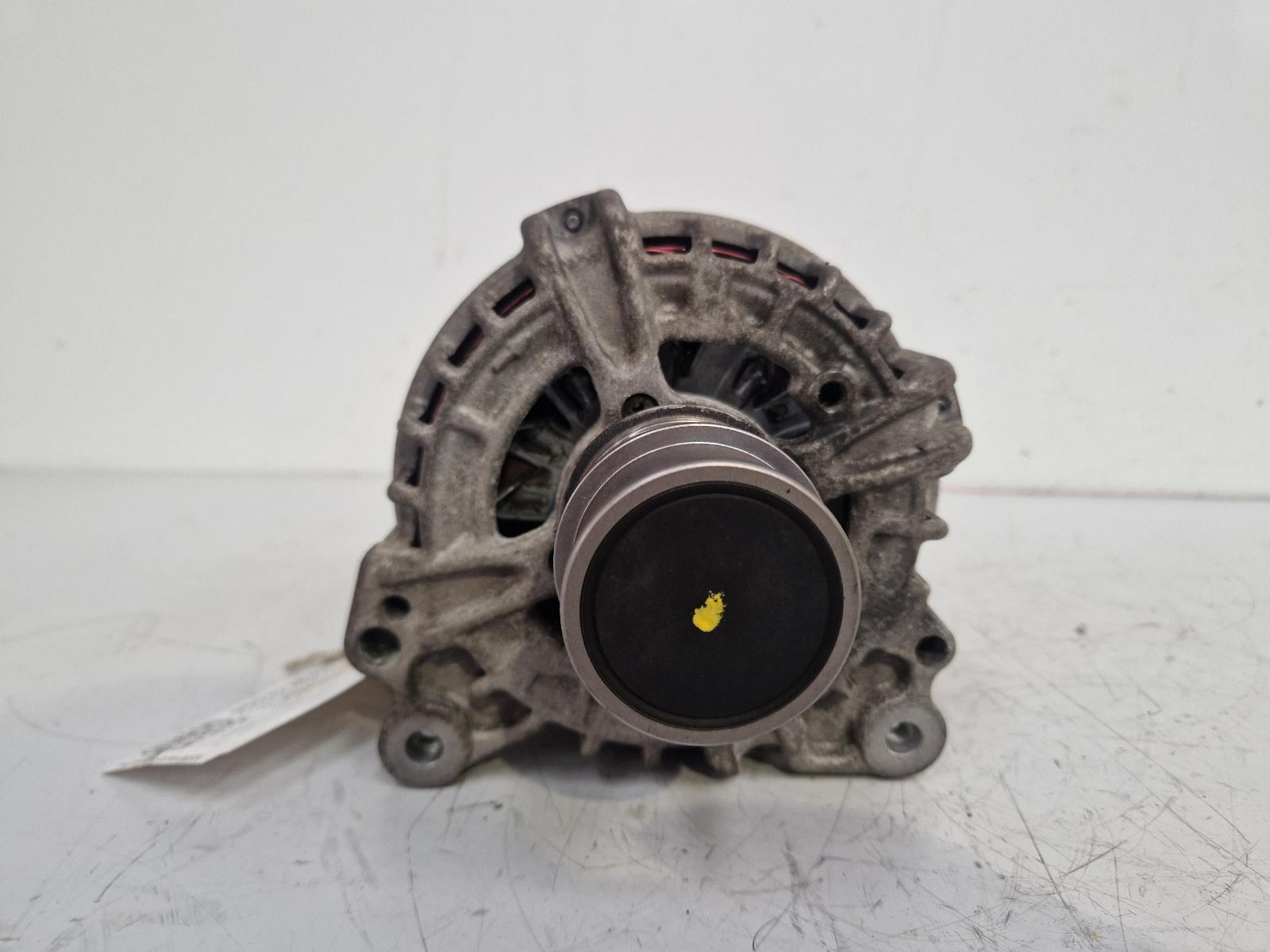View Auto part Alternator Volkswagen Golf 2019