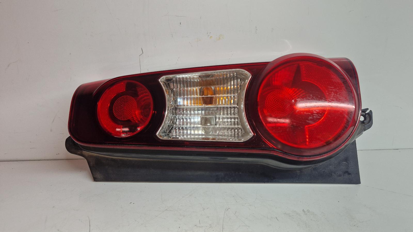 View Auto part R Taillight Peugeot Partner 2014