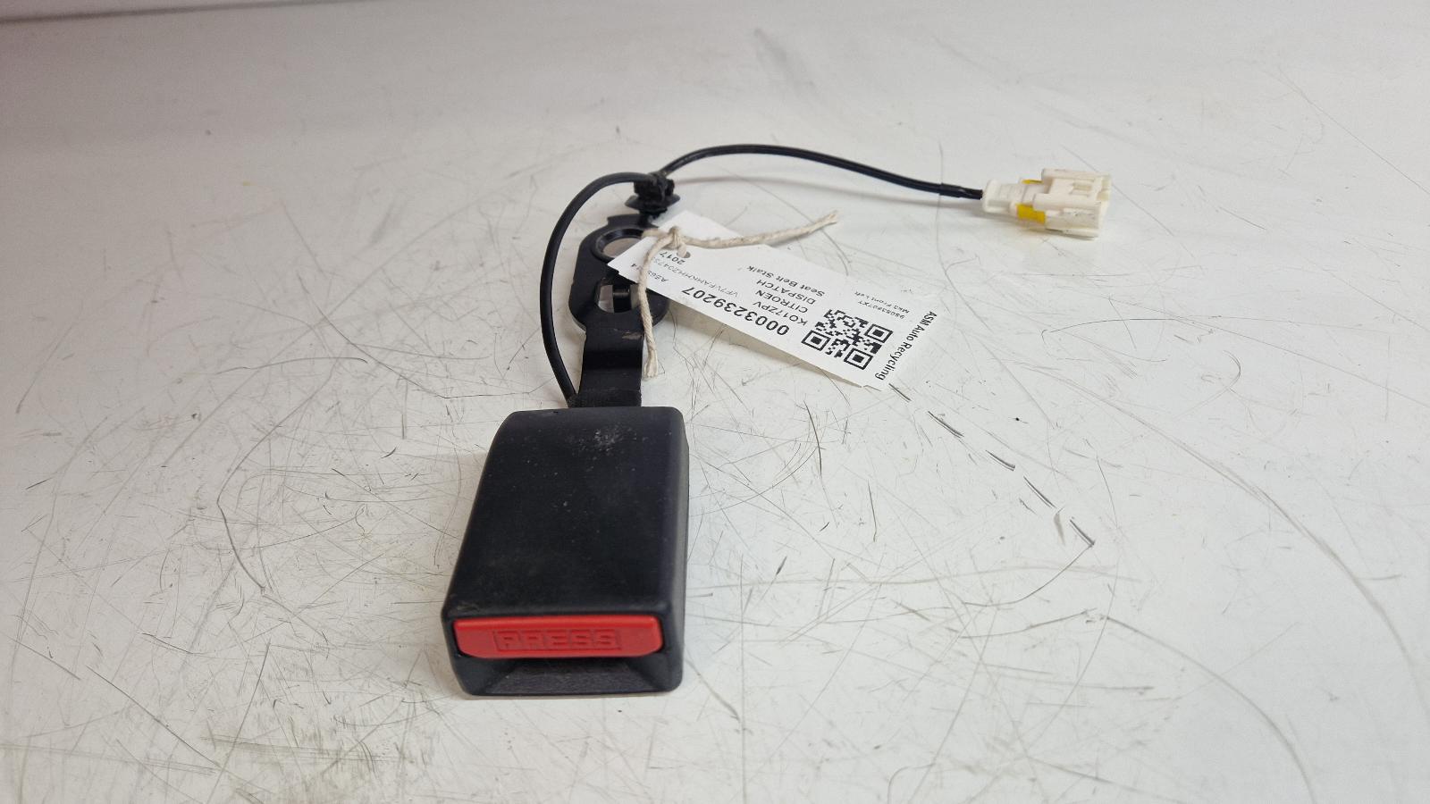 View Auto part Seat Belt Citroen Dispatch 2017