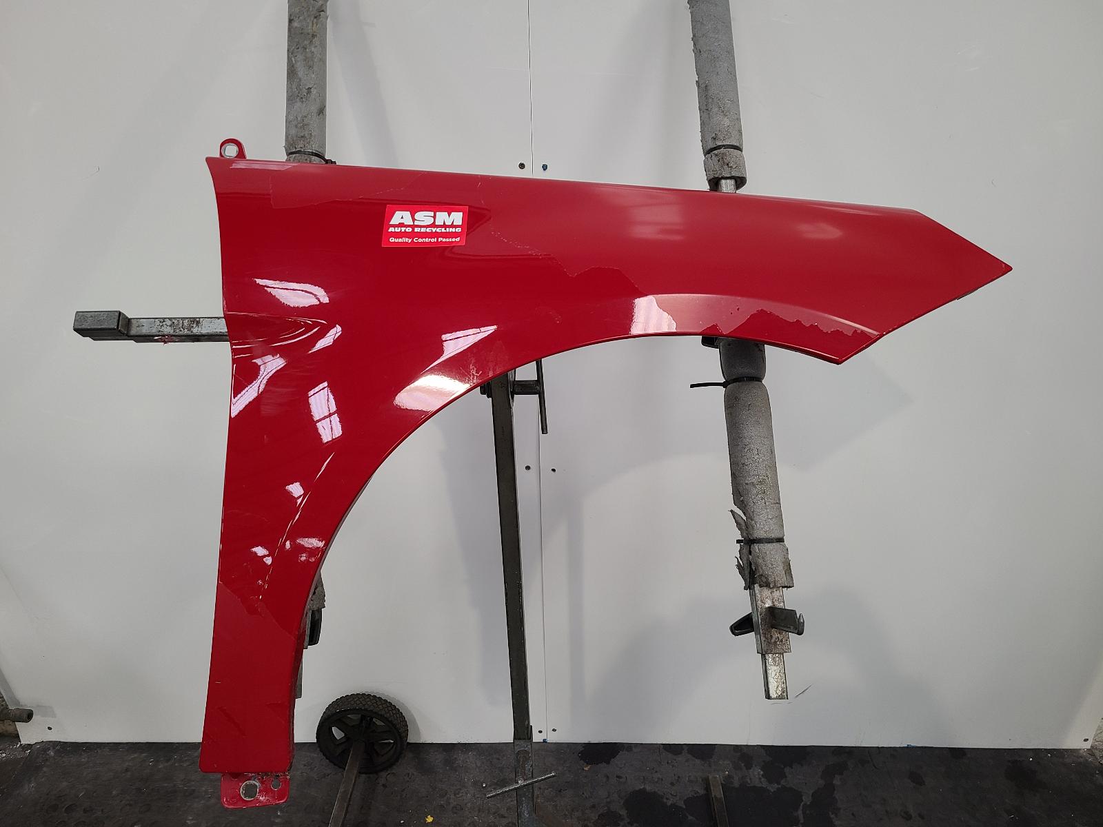 View Auto part R Wing Mercedes B Class 2011