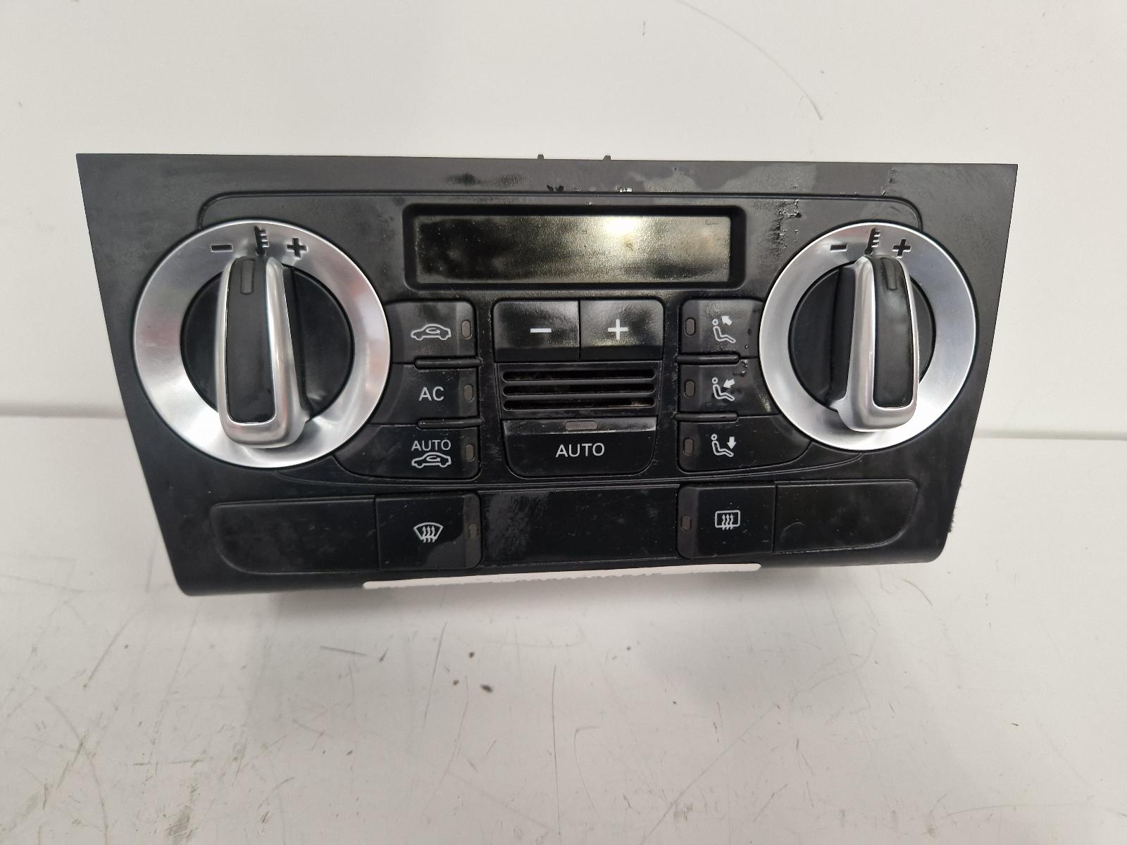 View Auto part Heater/AC Controller Audi A3 2010