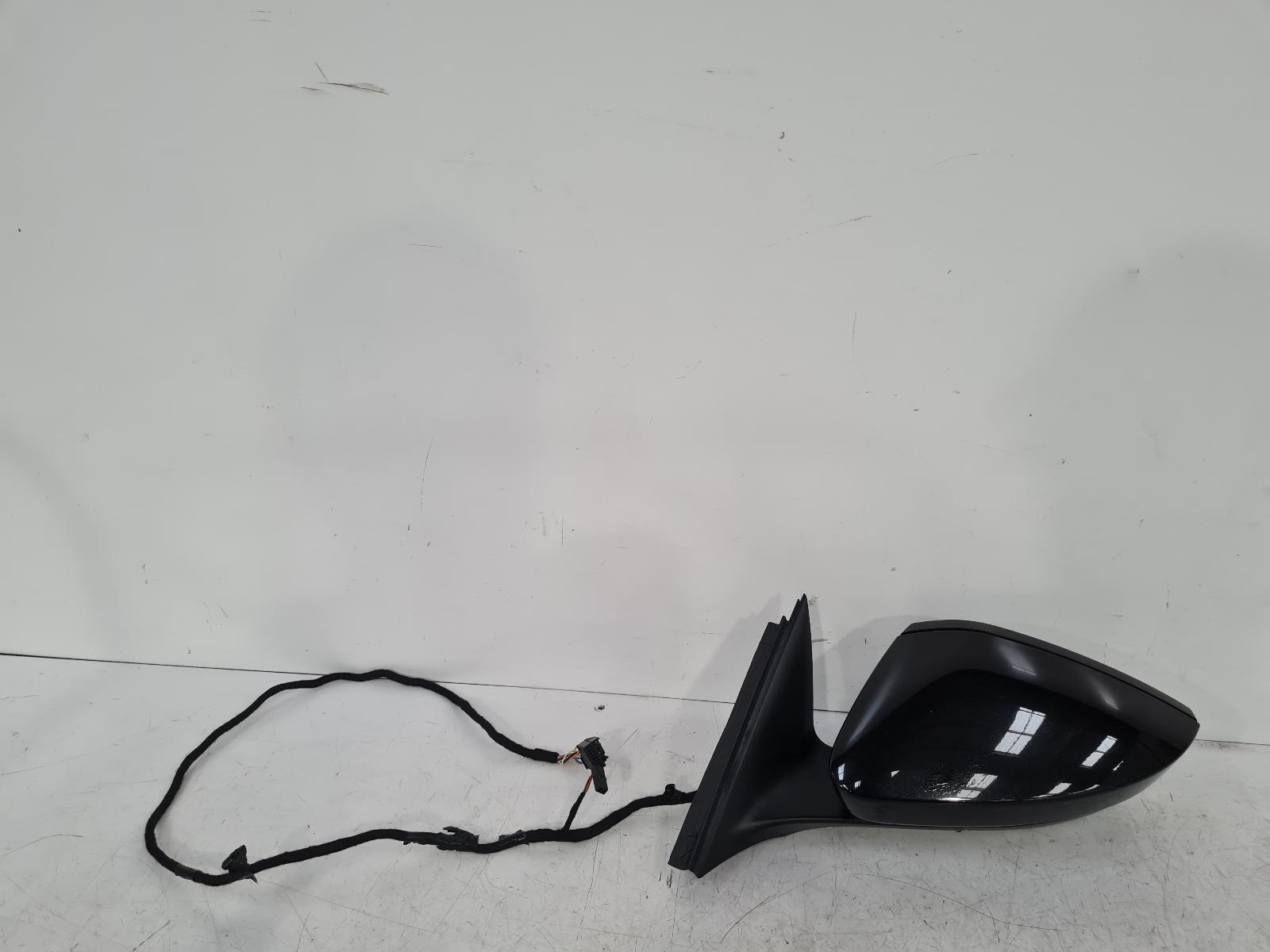 View Auto part L Door Mirror Skoda Superb 2021