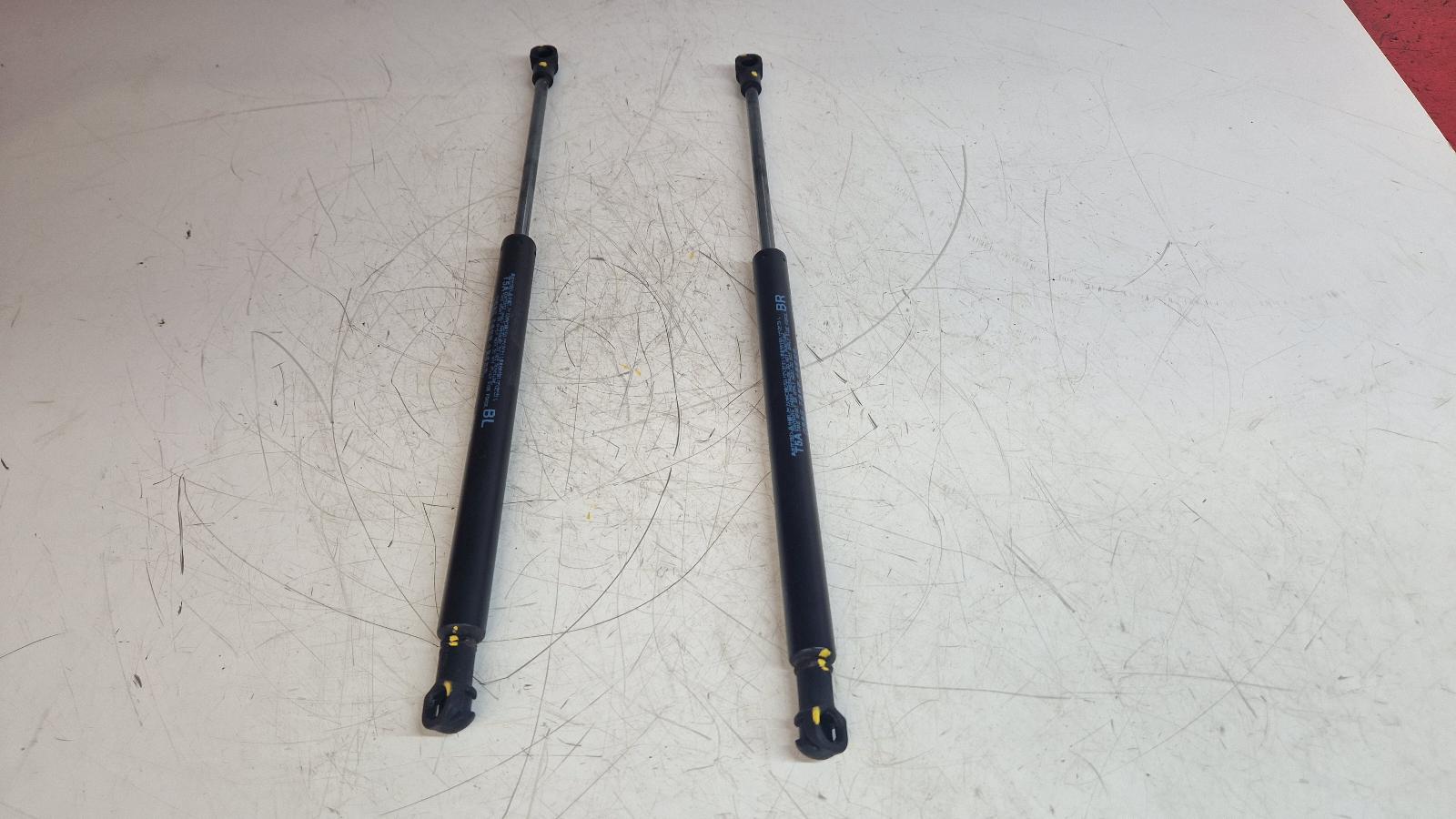 View Auto part Hatch Strut/Shock Honda Jazz 2017