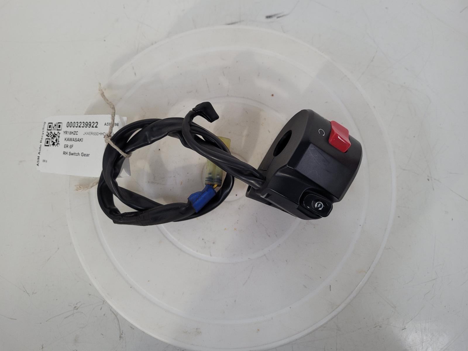 View Auto part RH Switch Gear Kawasaki Z650 2018