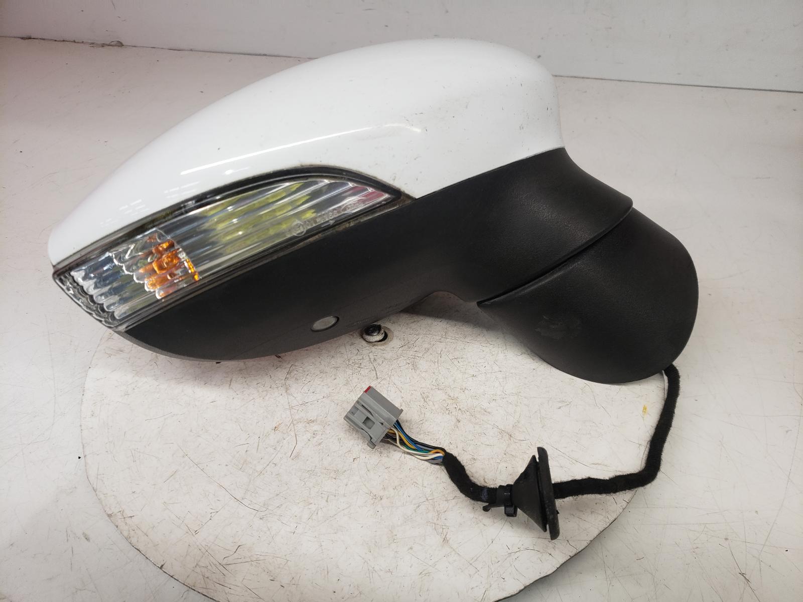 View Auto part R Door Mirror Ford Fiesta 2013