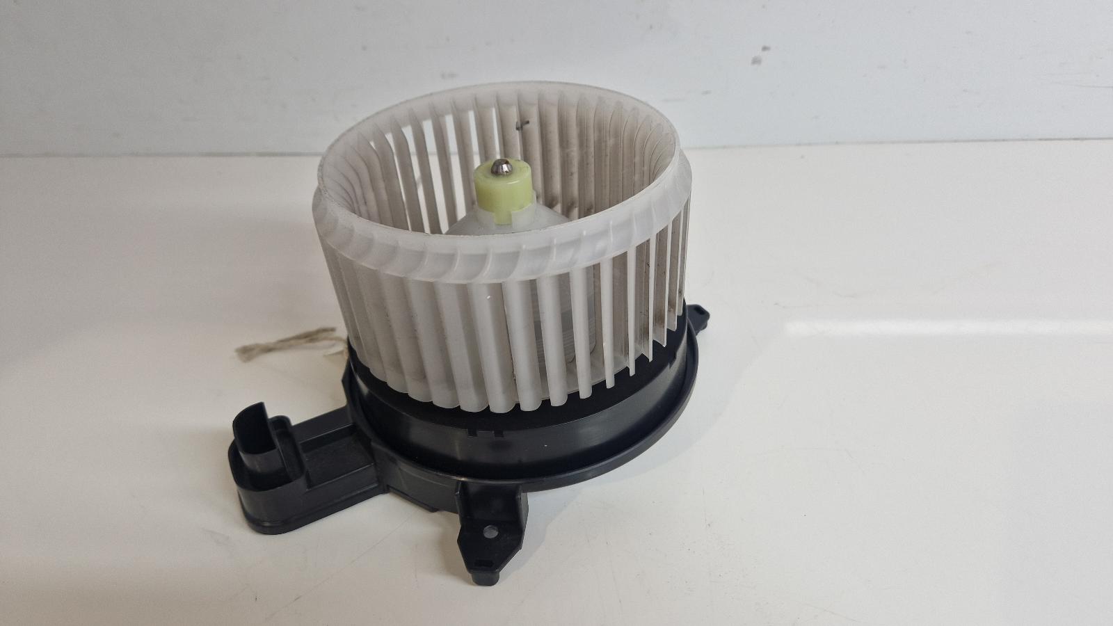 View Auto part Heater Motor/Assembly Toyota Yaris Cross 2023