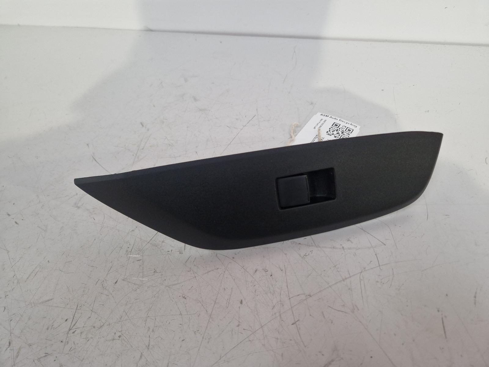 View Auto part Elect. Window Switch Toyota Yaris Cross 2023