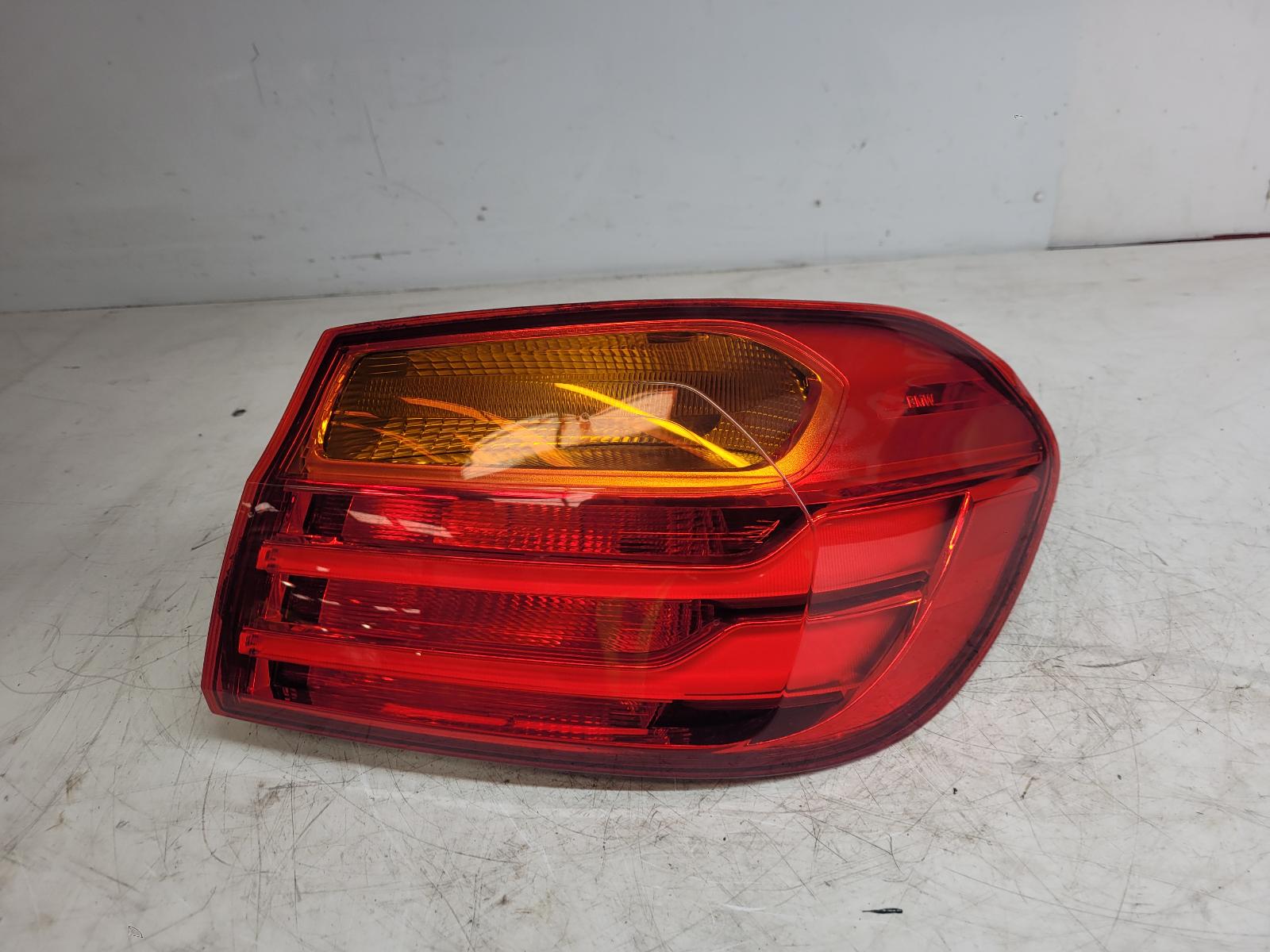 View Auto part R Taillight Bmw 4 Series 2015