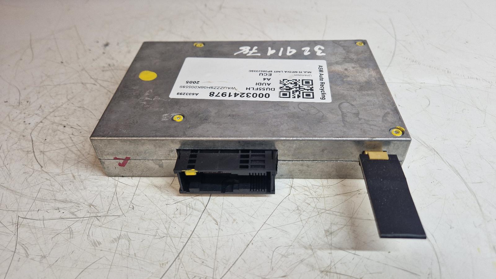 View Auto part ECU Audi A4 2005