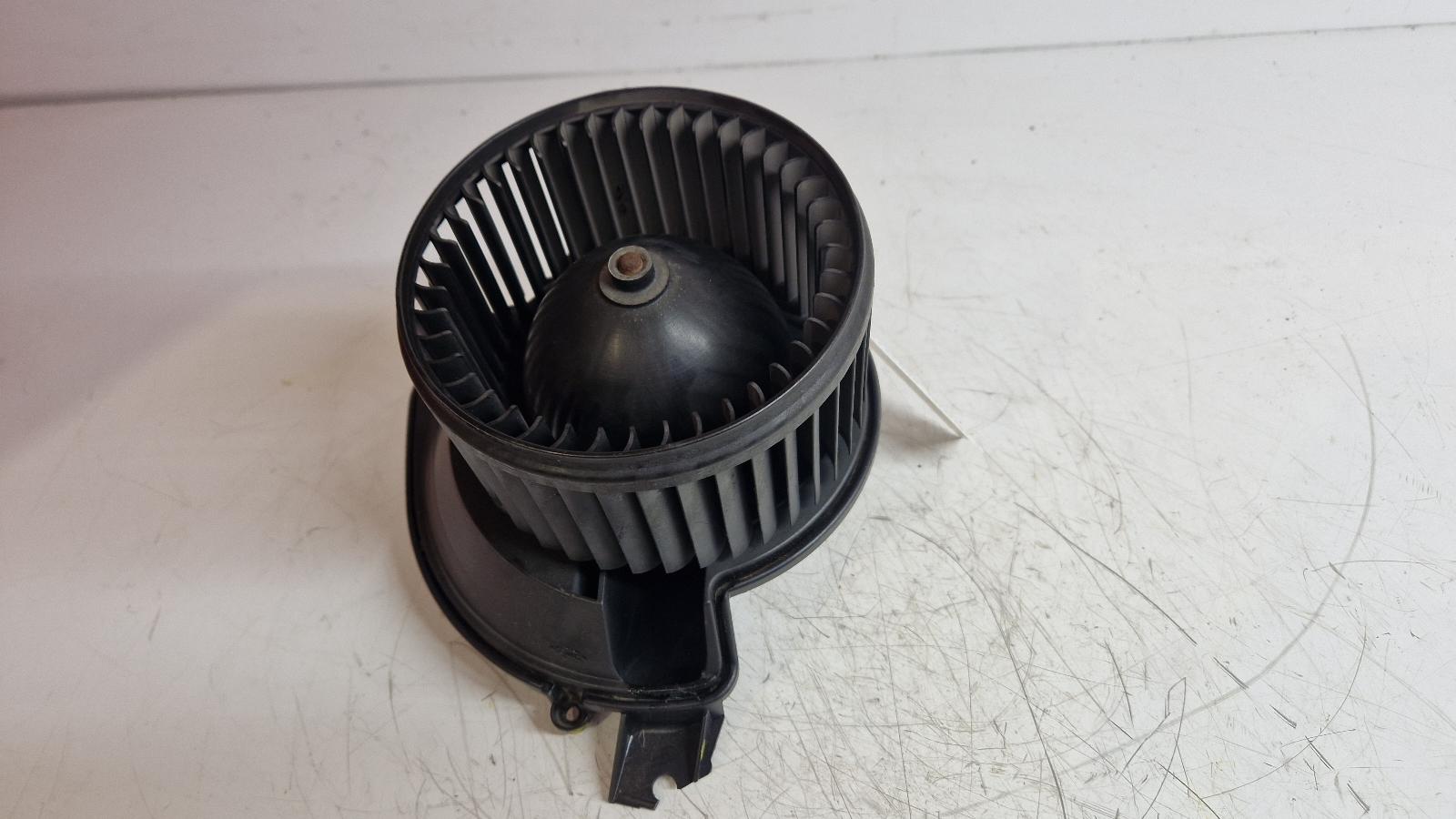 View Auto part Heater Motor/Assembly Vauxhall Corsa 2013