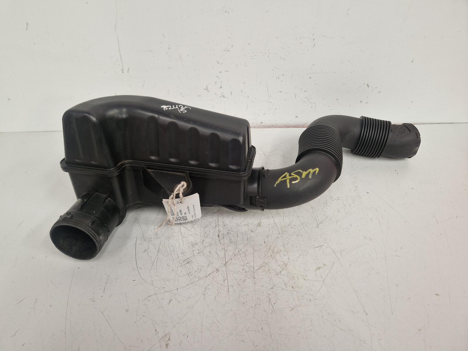 View Auto part Air Cleaner/Box Mini (bmw) Mini 2013