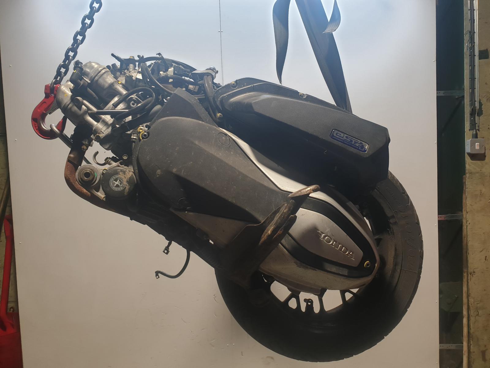 View Auto part Engine Honda Adv350 2022