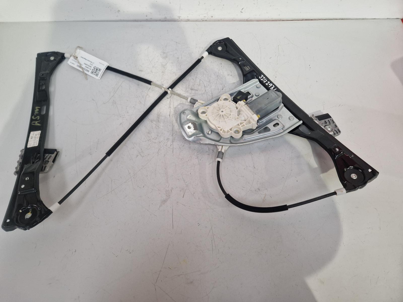 View Auto part LF Window Regulator Mercedes Clc 2010