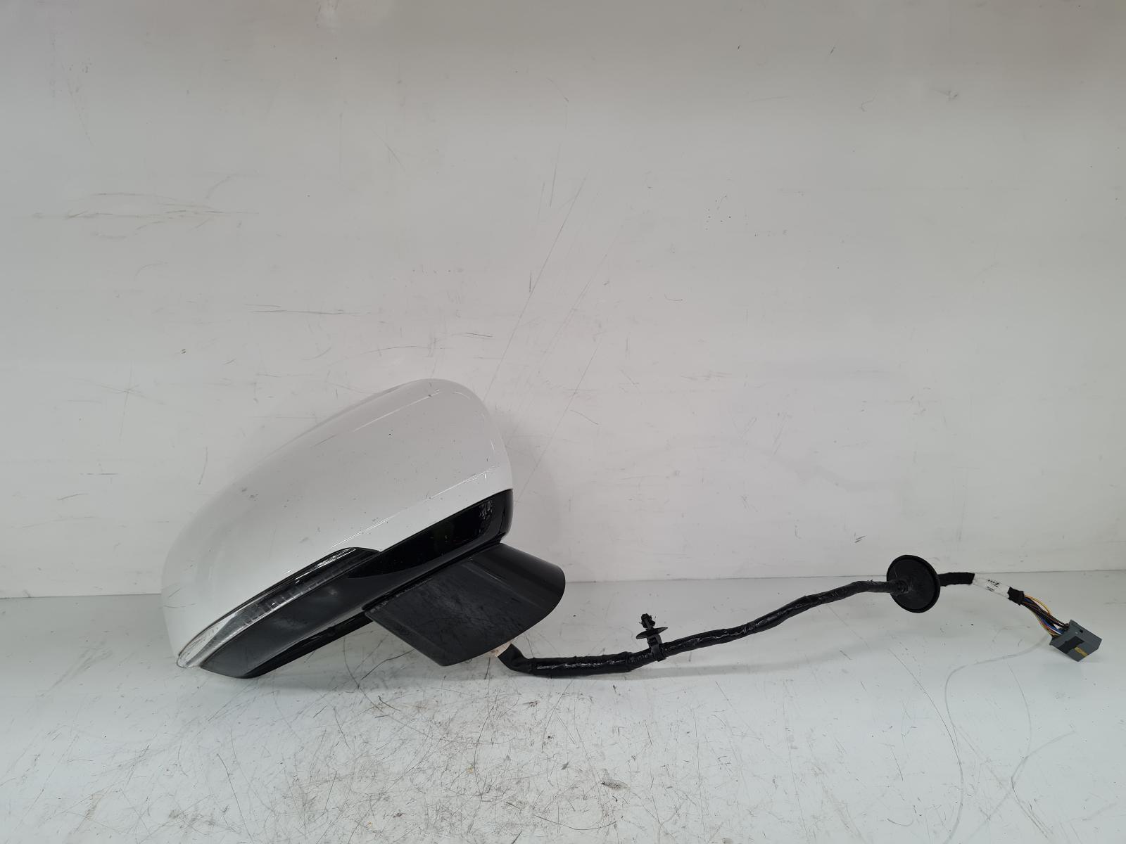 View Auto part R Door Mirror Volvo V90 2023