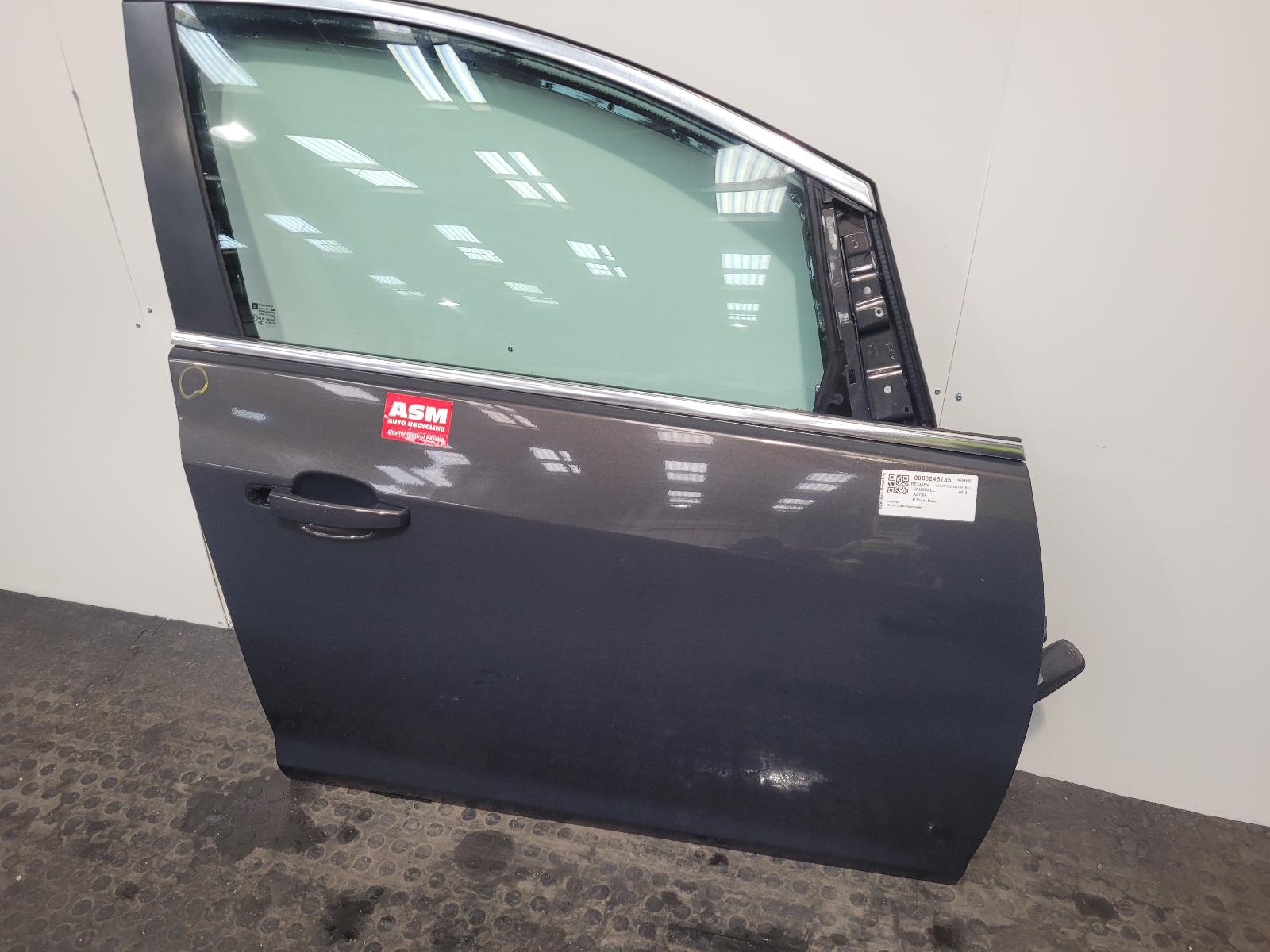 View Auto part R Front Door Vauxhall Astra 2013