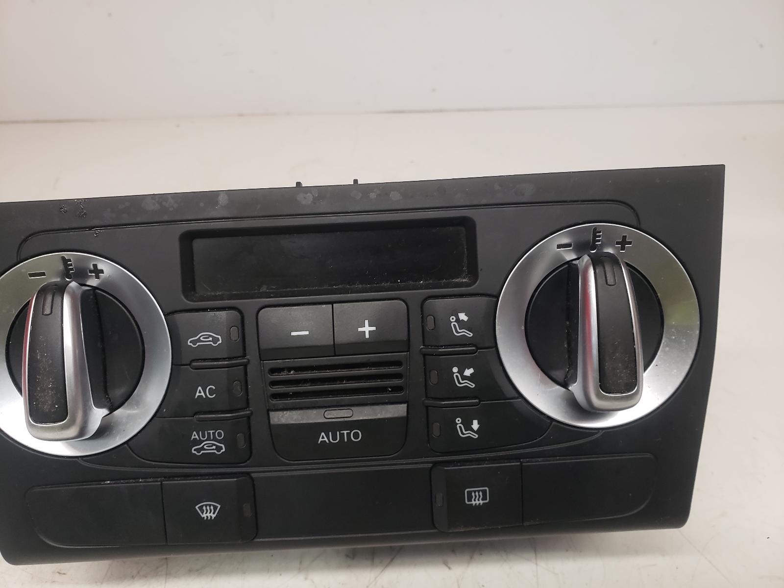 View Auto part Heater/AC Controller Audi A3 2011