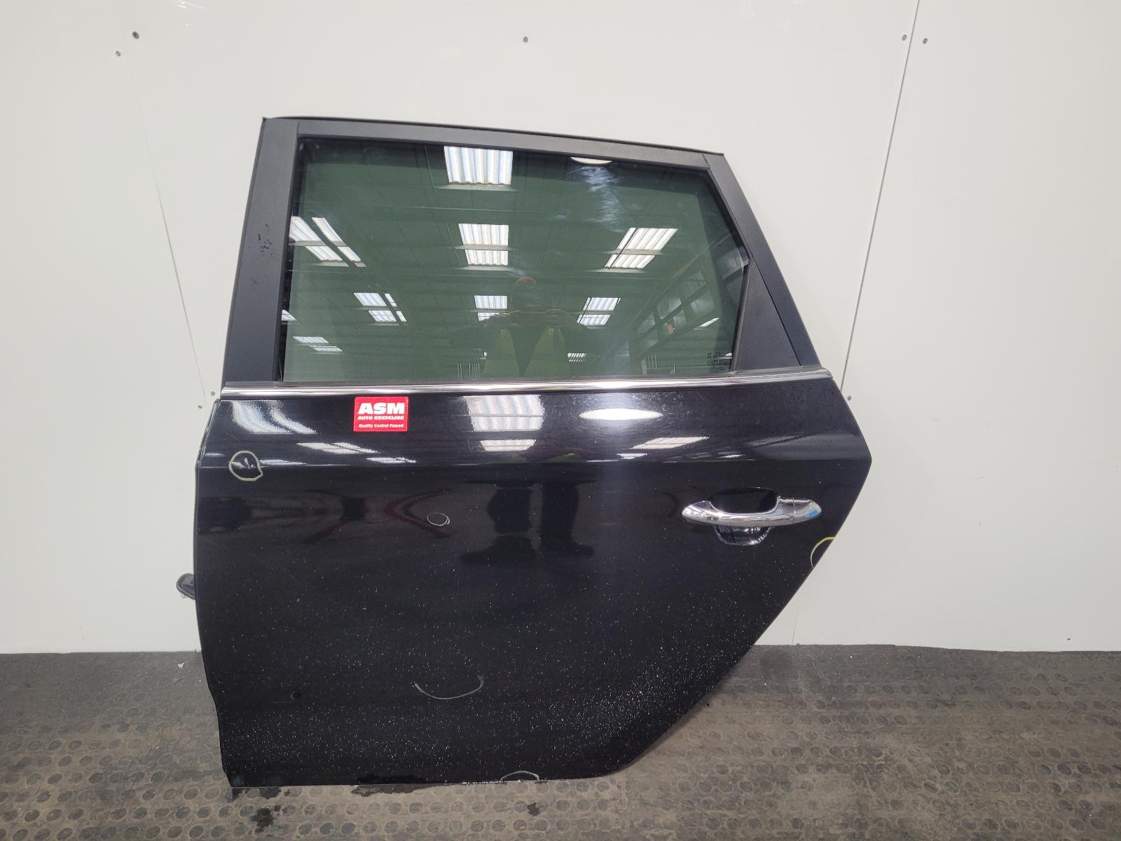 View Auto part L Rear Door Kia Carens 2018