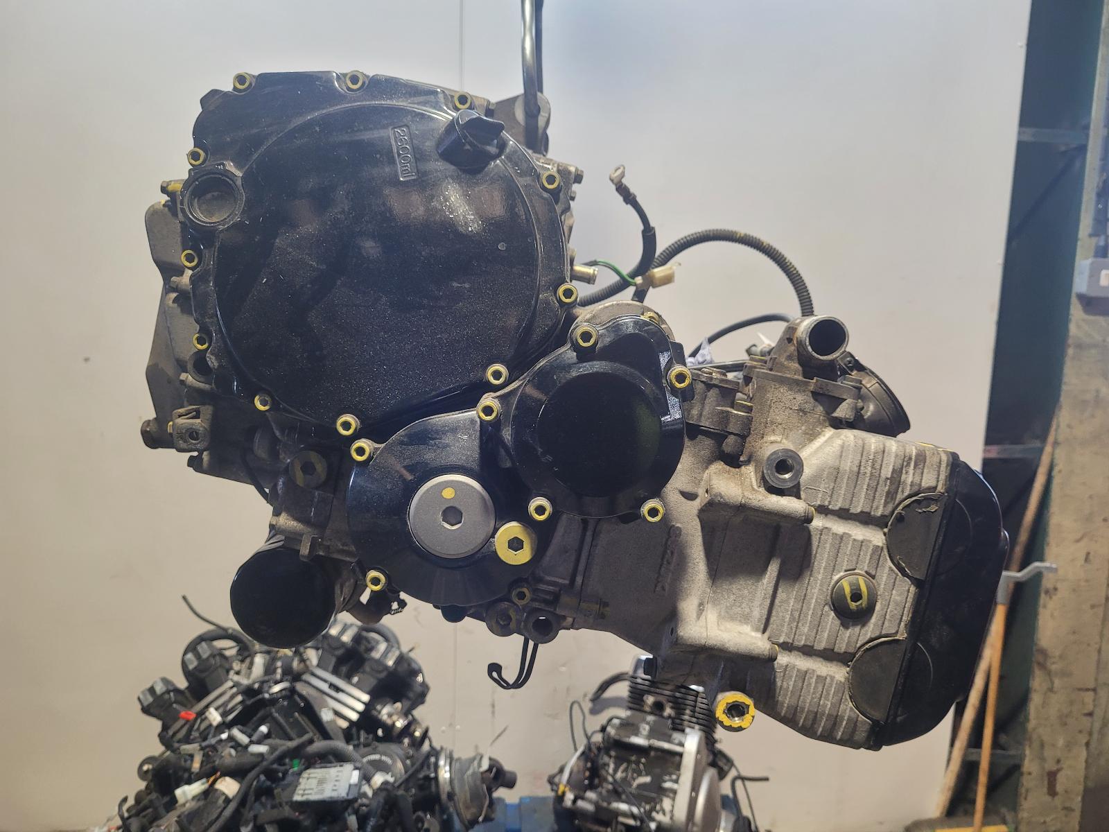 View Auto part Engine Suzuki Gsxr 600 1999