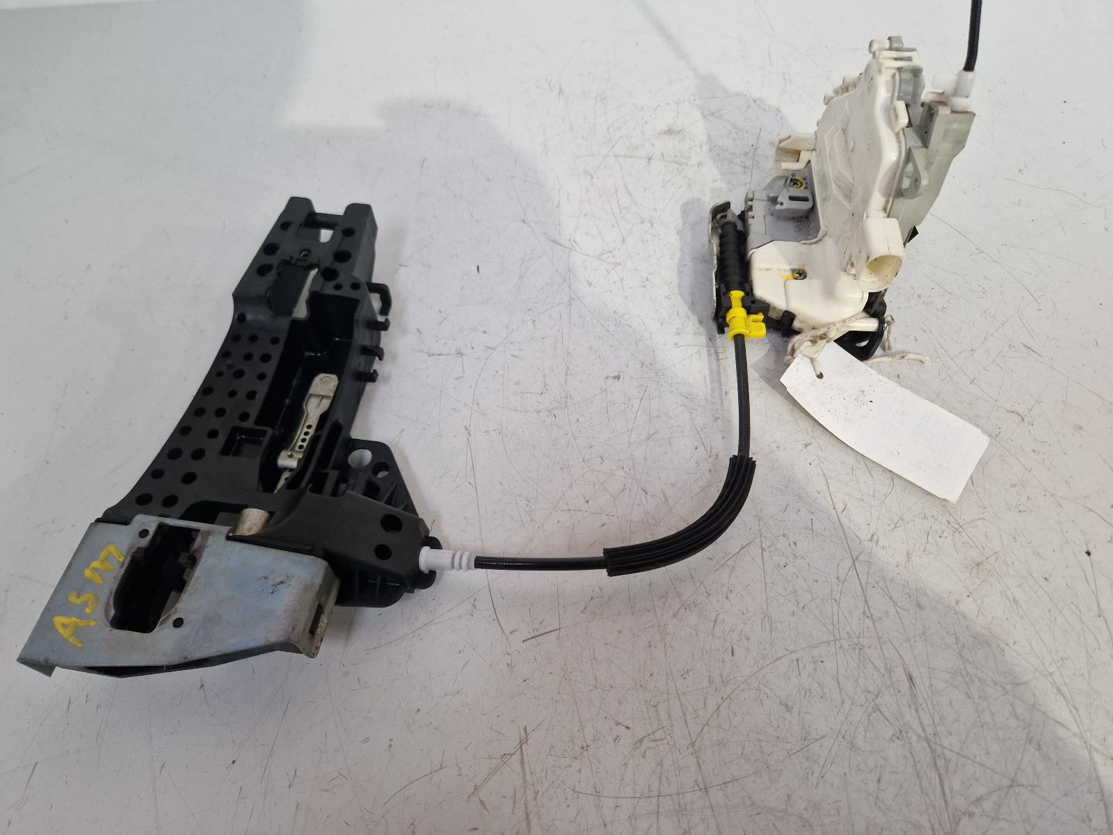 View Auto part Door Lock Assembly Audi Q5 2011