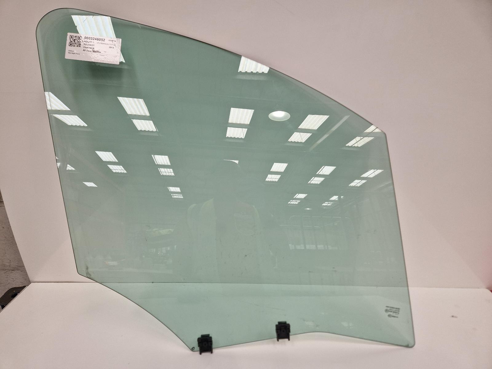 View Auto part RF Door Window Peugeot Partner 2013