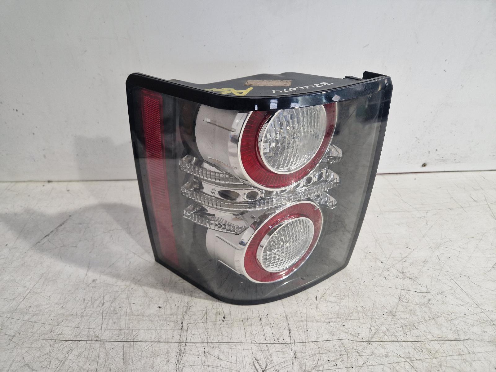 View Auto part L Taillight Land Rover Range Rover 2010