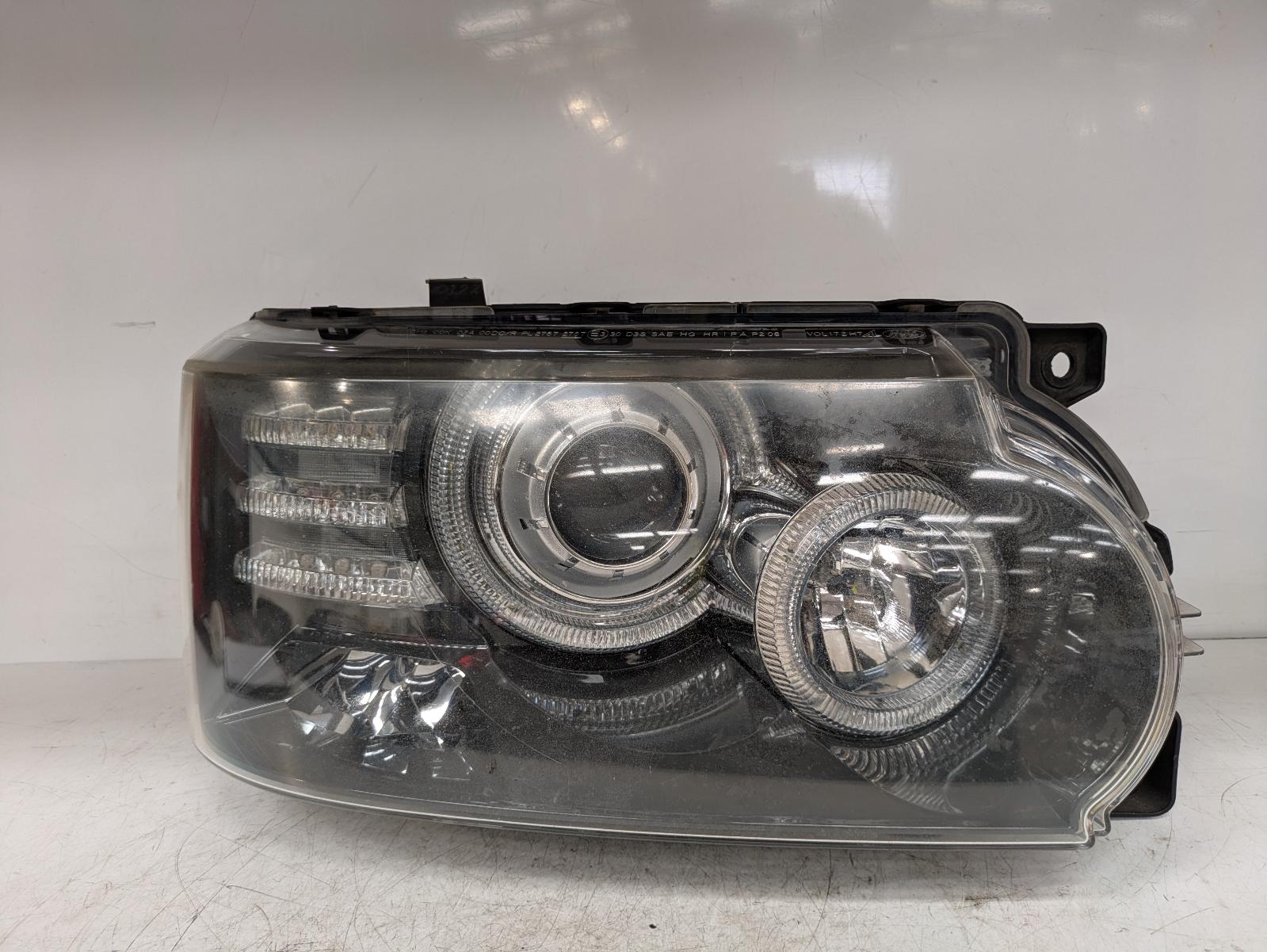 View Auto part R Headlamp Land Rover Range Rover 2010