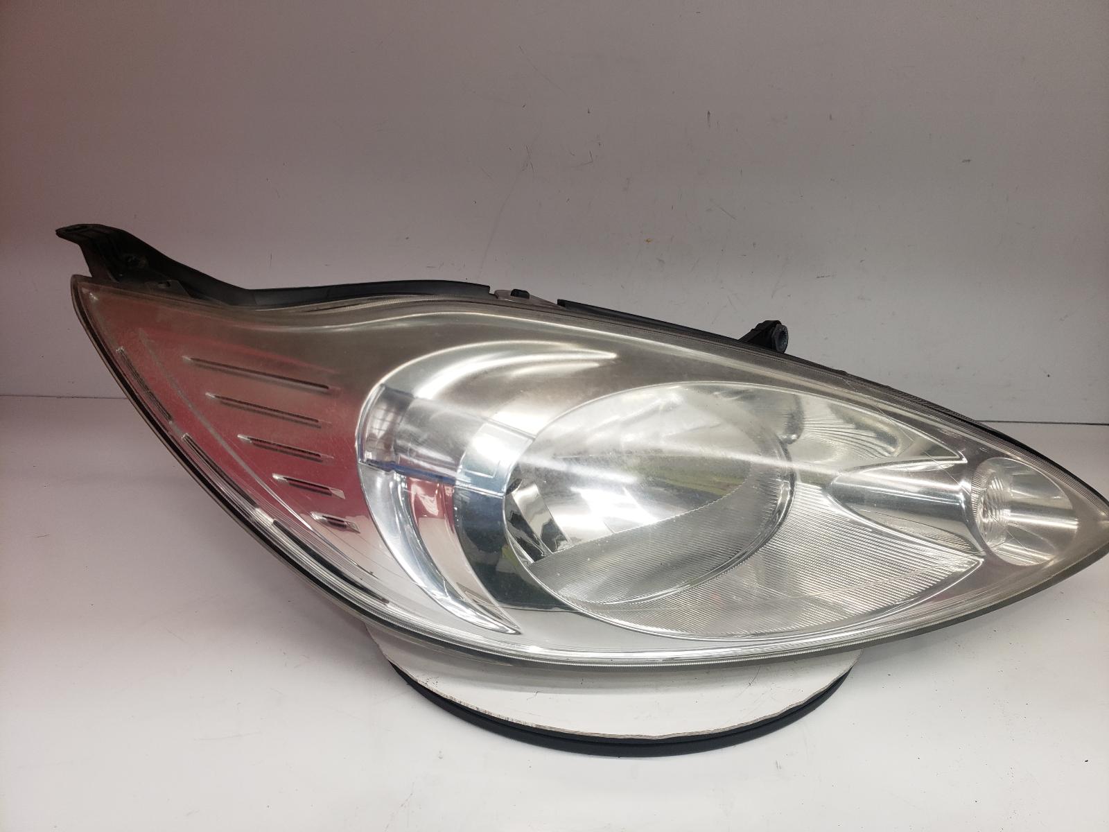 View Auto part R Headlamp Ford Ka 2010