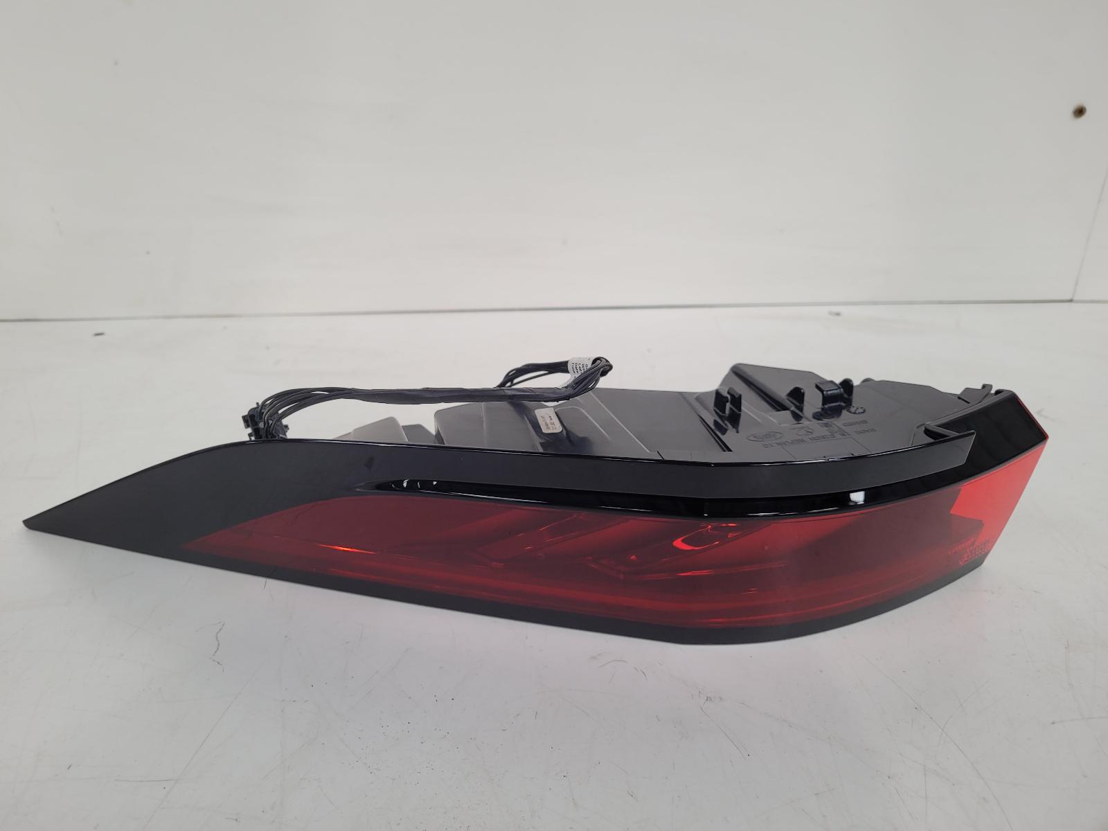 View Auto part R Taillight Land Rover Range Rover Sport 2024