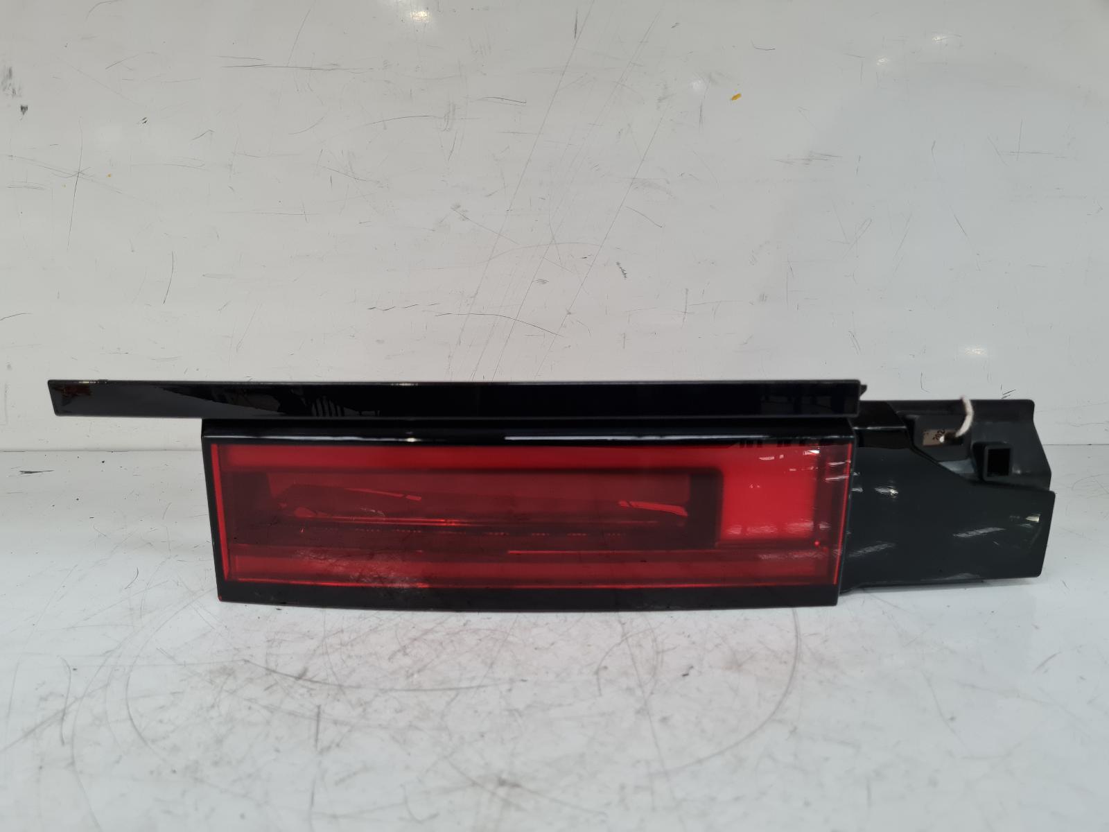 View Auto part R Taillight Land Rover Range Rover Sport 2024