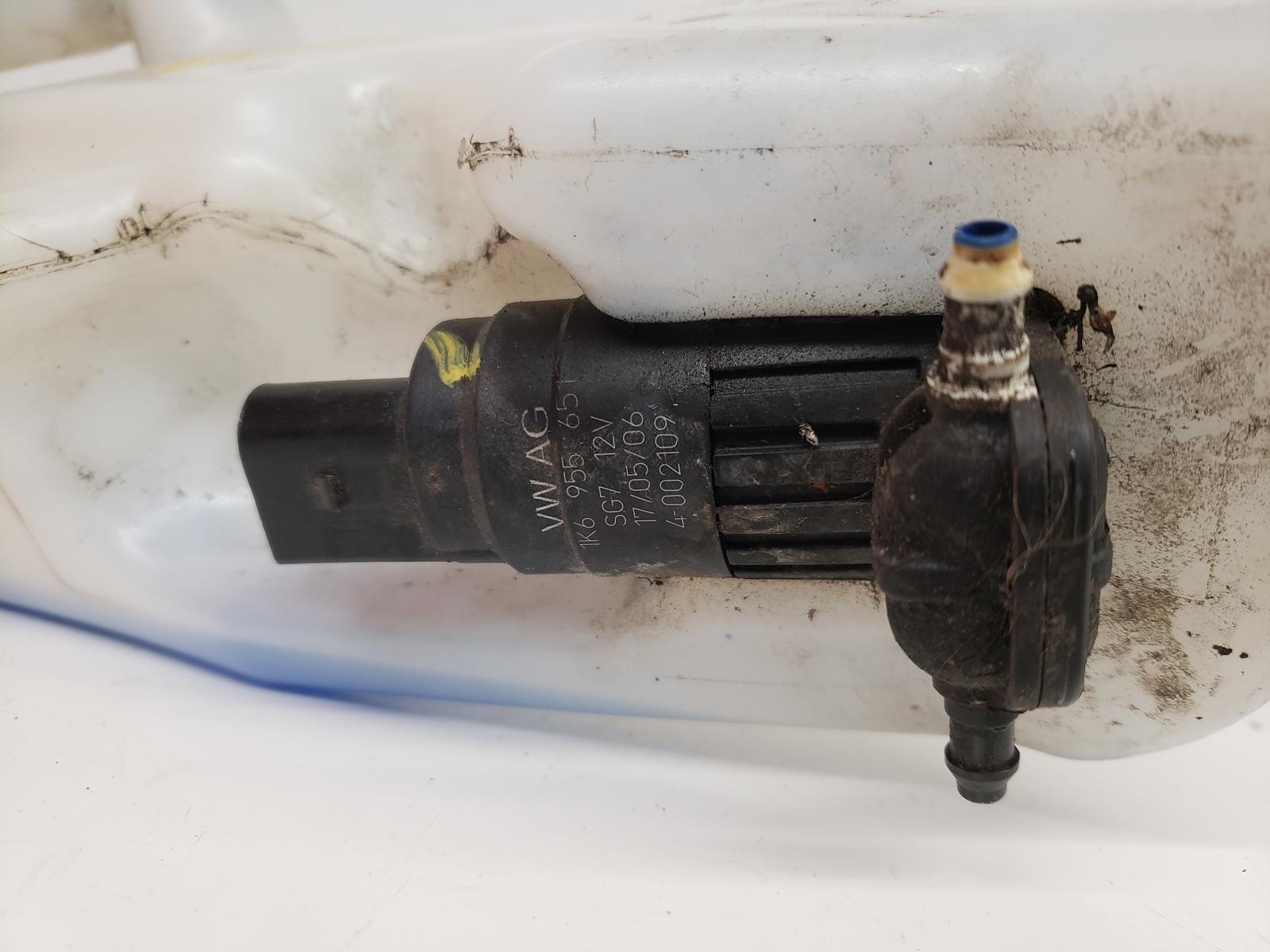 View Auto part Washer Bottle Volkswagen Fox 2006