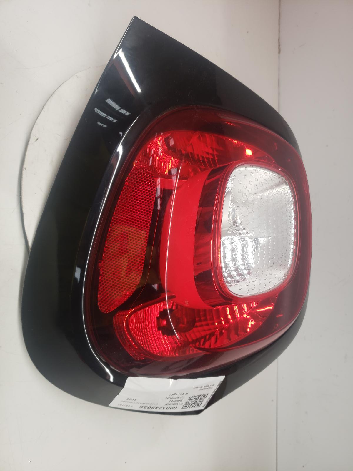View Auto part R Taillight Smart Forfour 2019