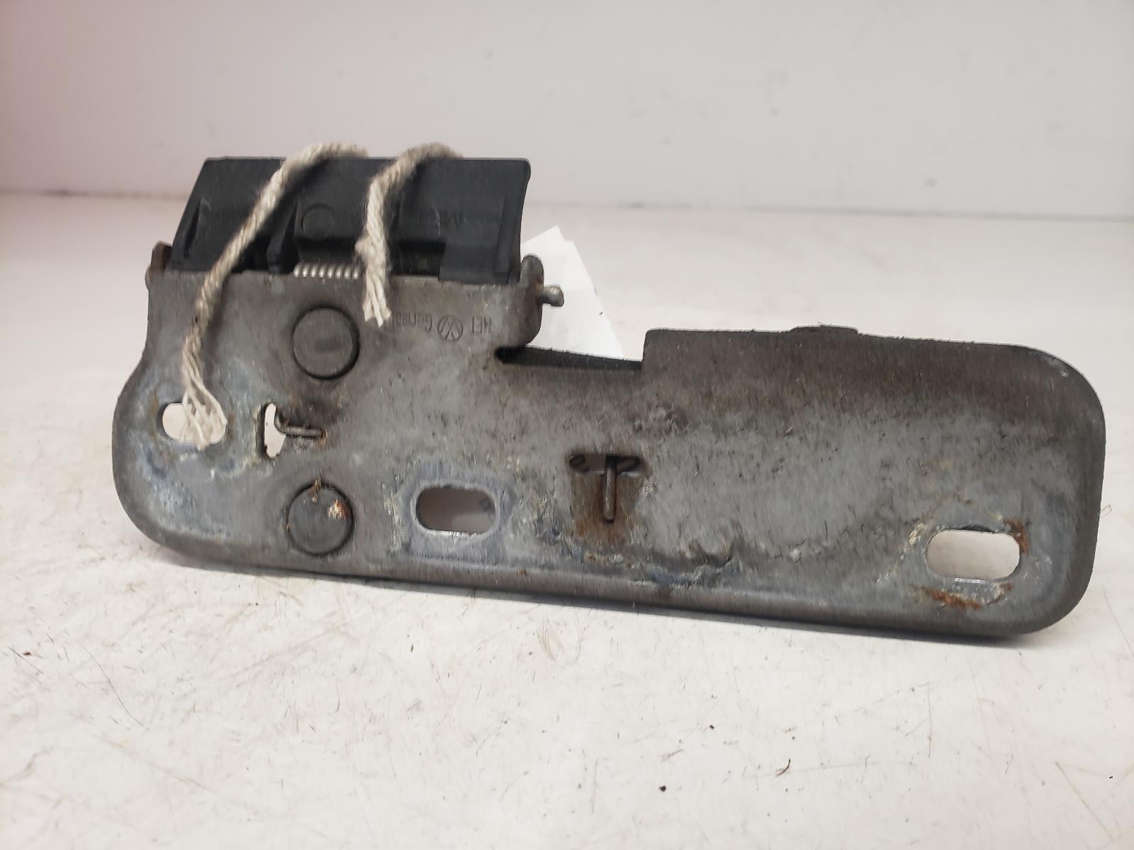View Auto part Bonnet Latch Volkswagen Golf 2010