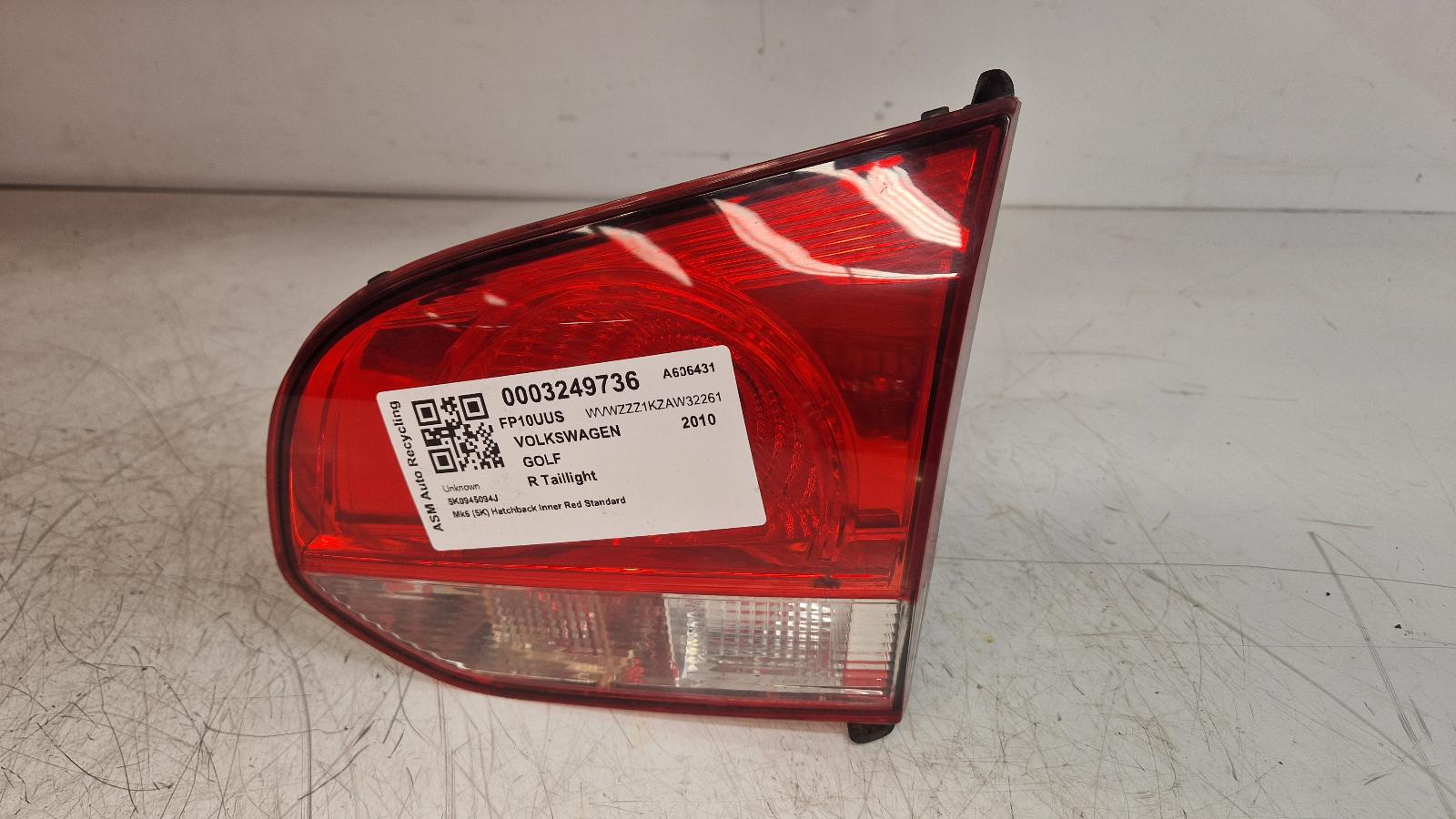 View Auto part R Taillight Volkswagen Golf 2010