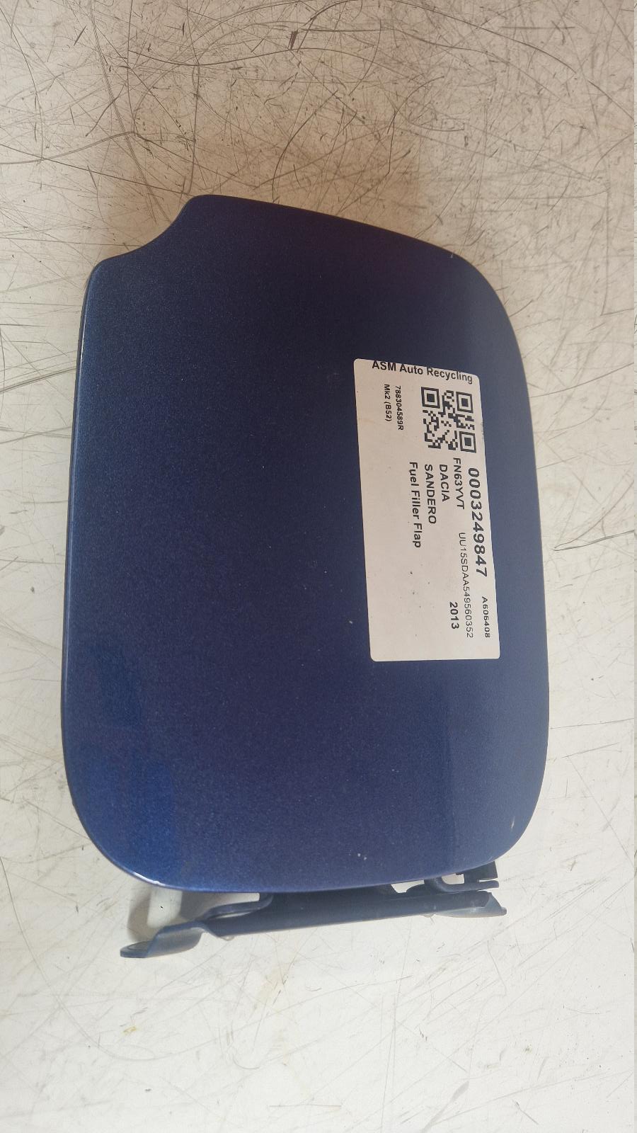 View Auto part Fuel Filler Flap Dacia Sandero 2013