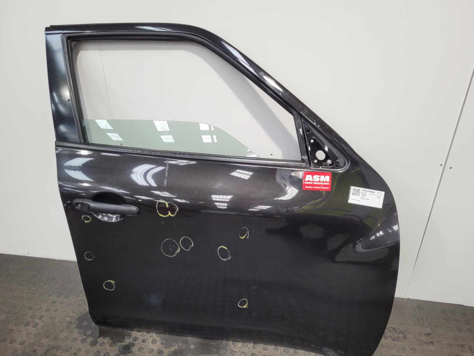 View Auto part R Front Door Nissan Juke 2015