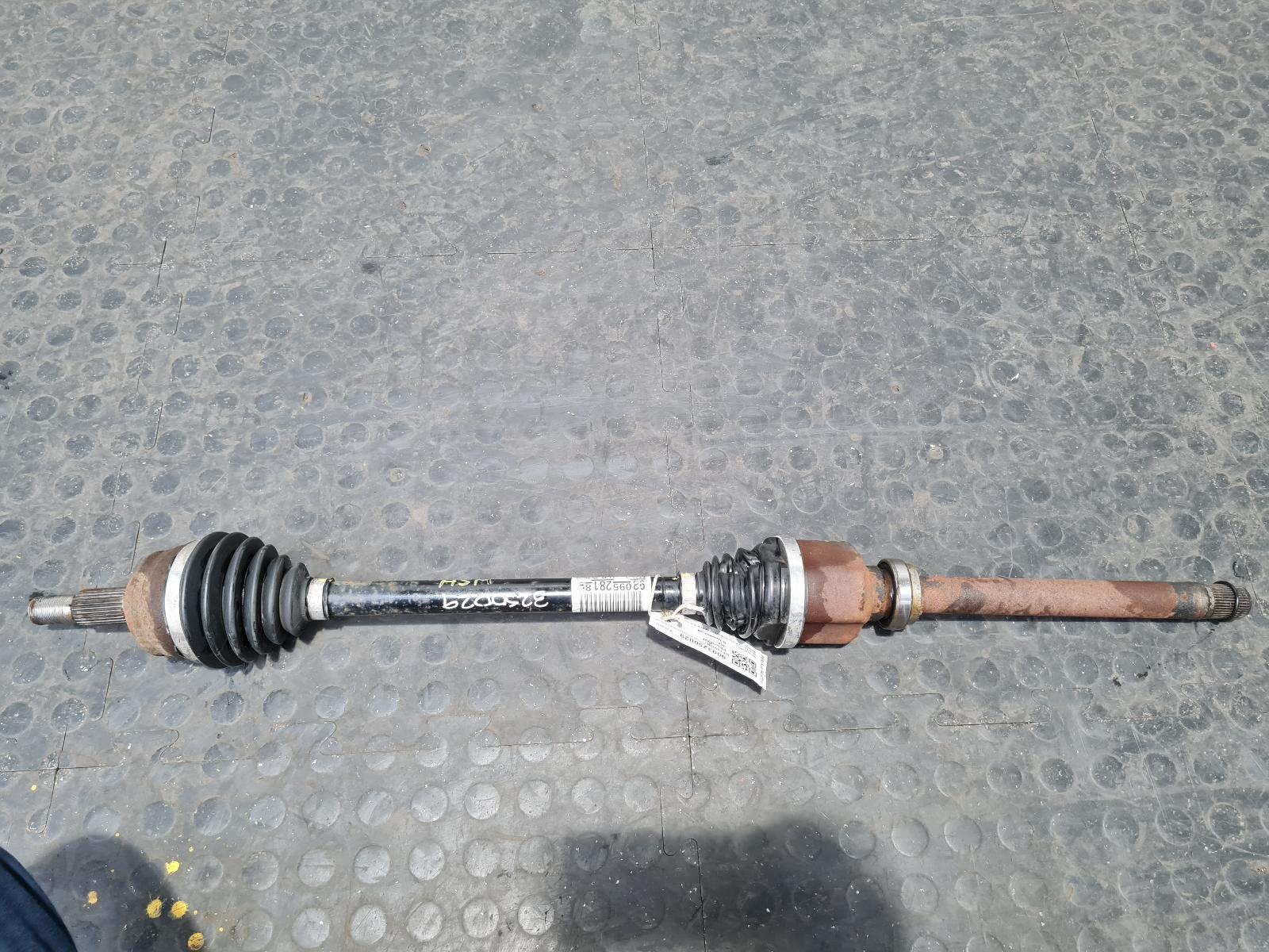 View Auto part Right Driveshaft Peugeot 308 2020