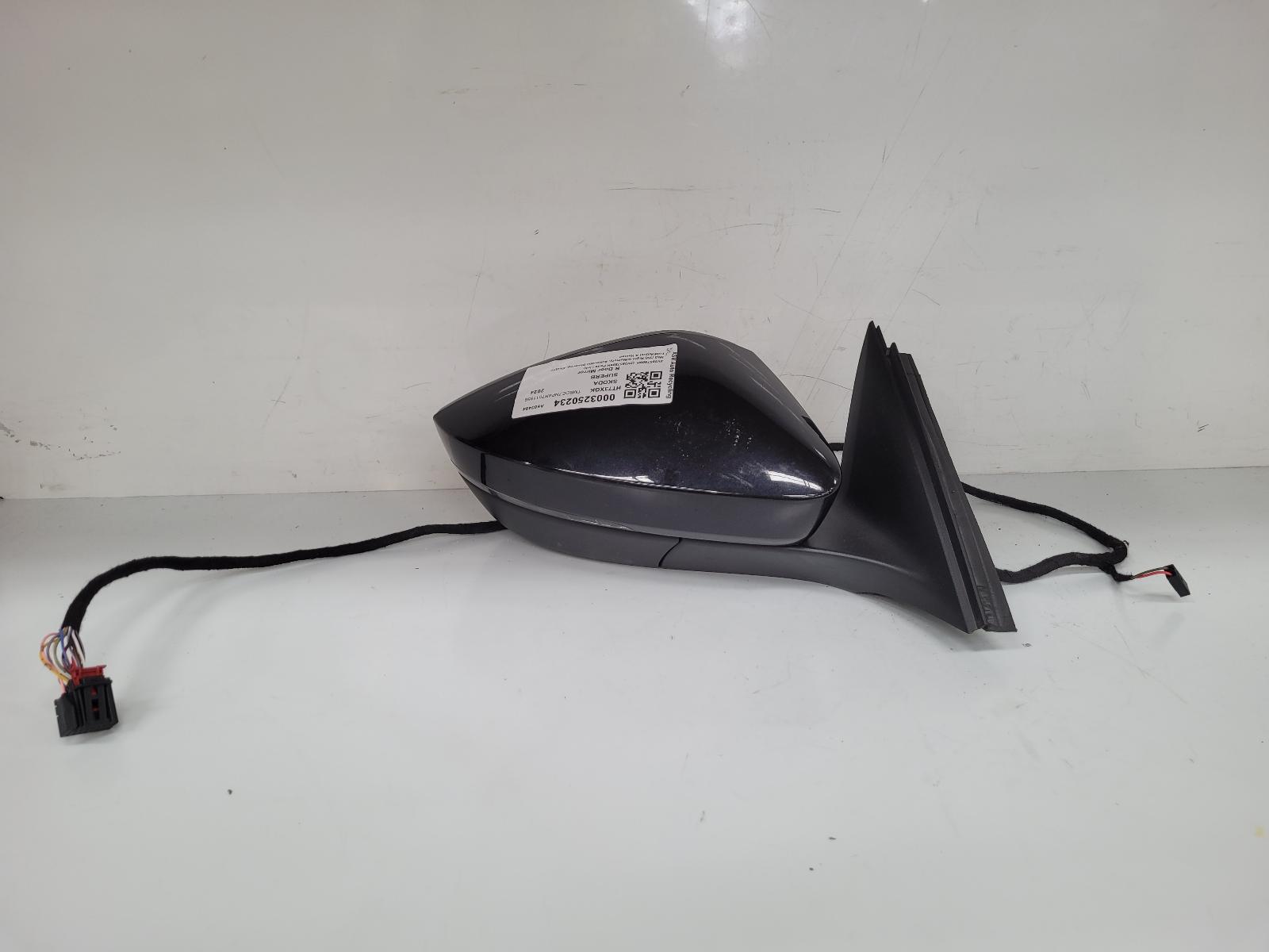 View Auto part R Door Mirror Skoda Superb 2024