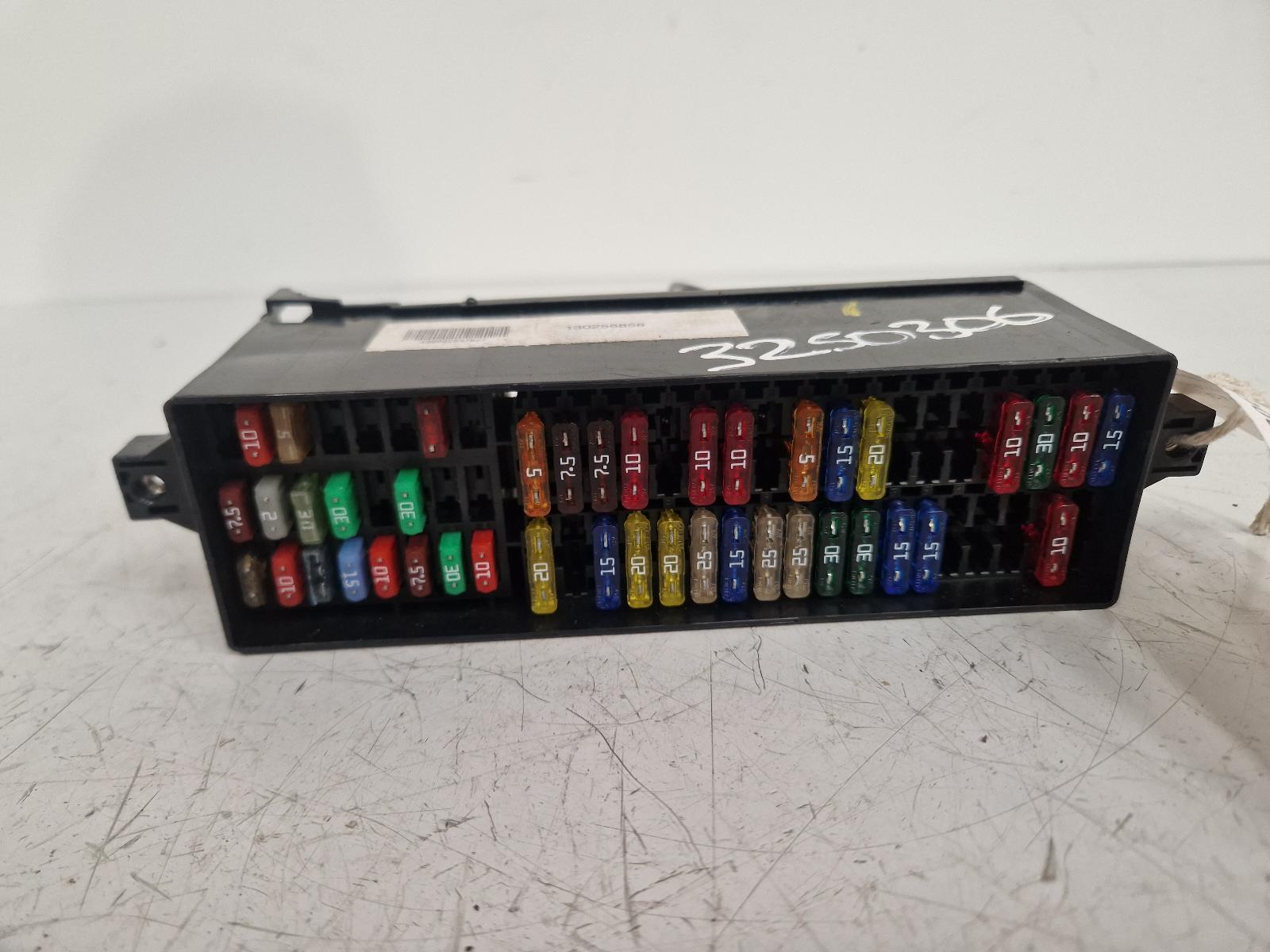 View Auto part Fuse Box Volkswagen Polo 2013